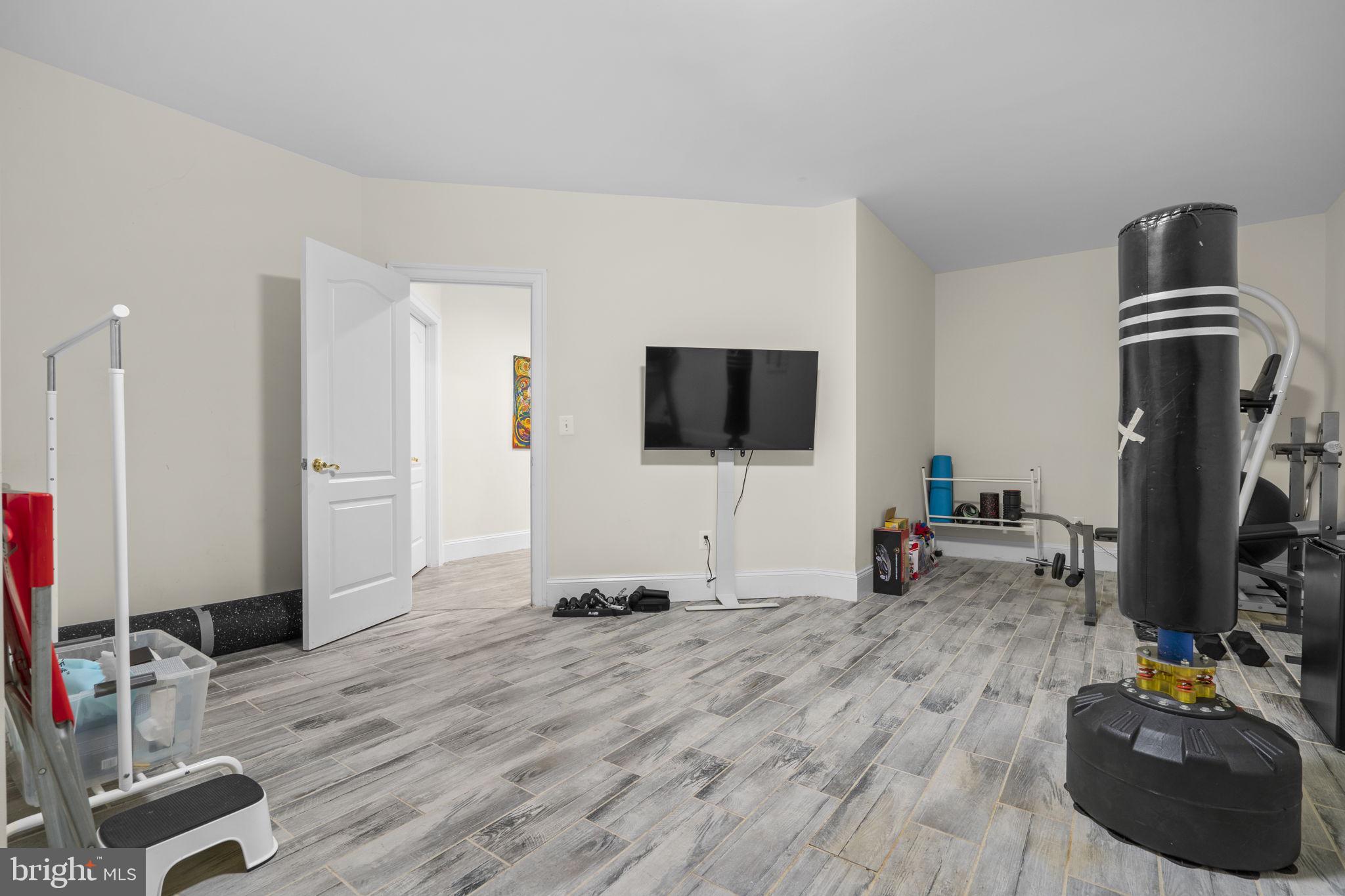 LAKEWOOD HILLS - Residential