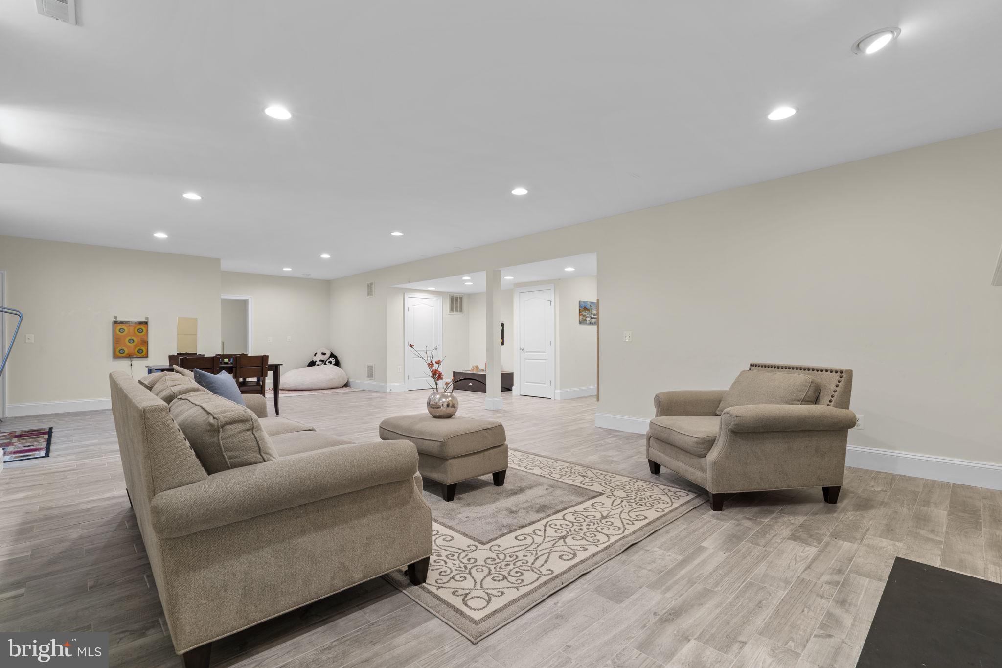 LAKEWOOD HILLS - Residential