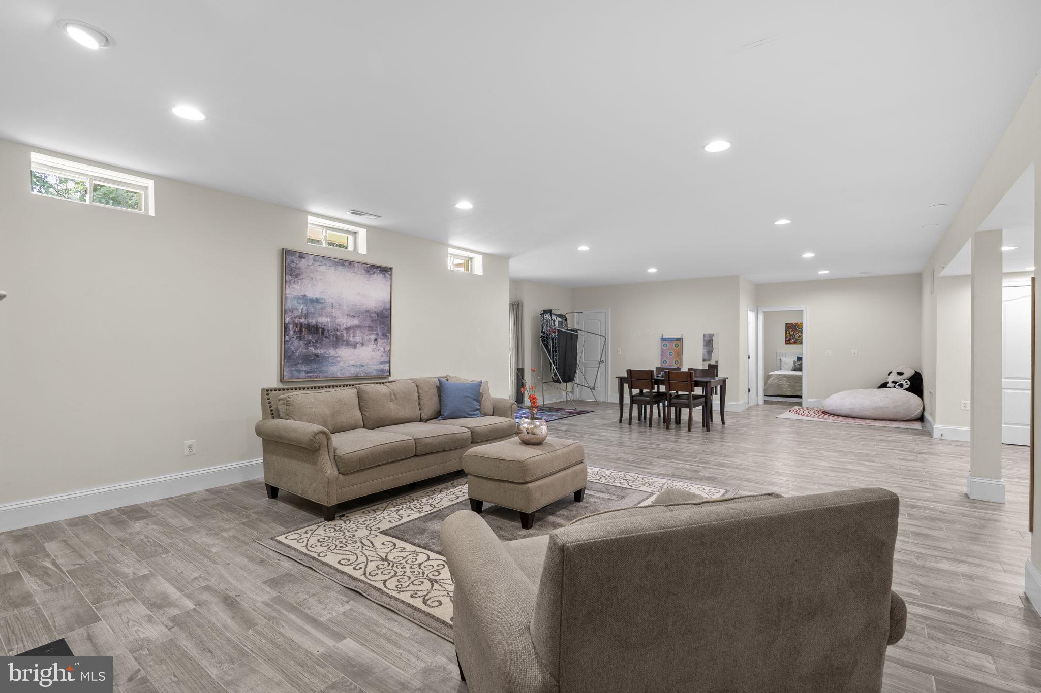 LAKEWOOD HILLS - Residential