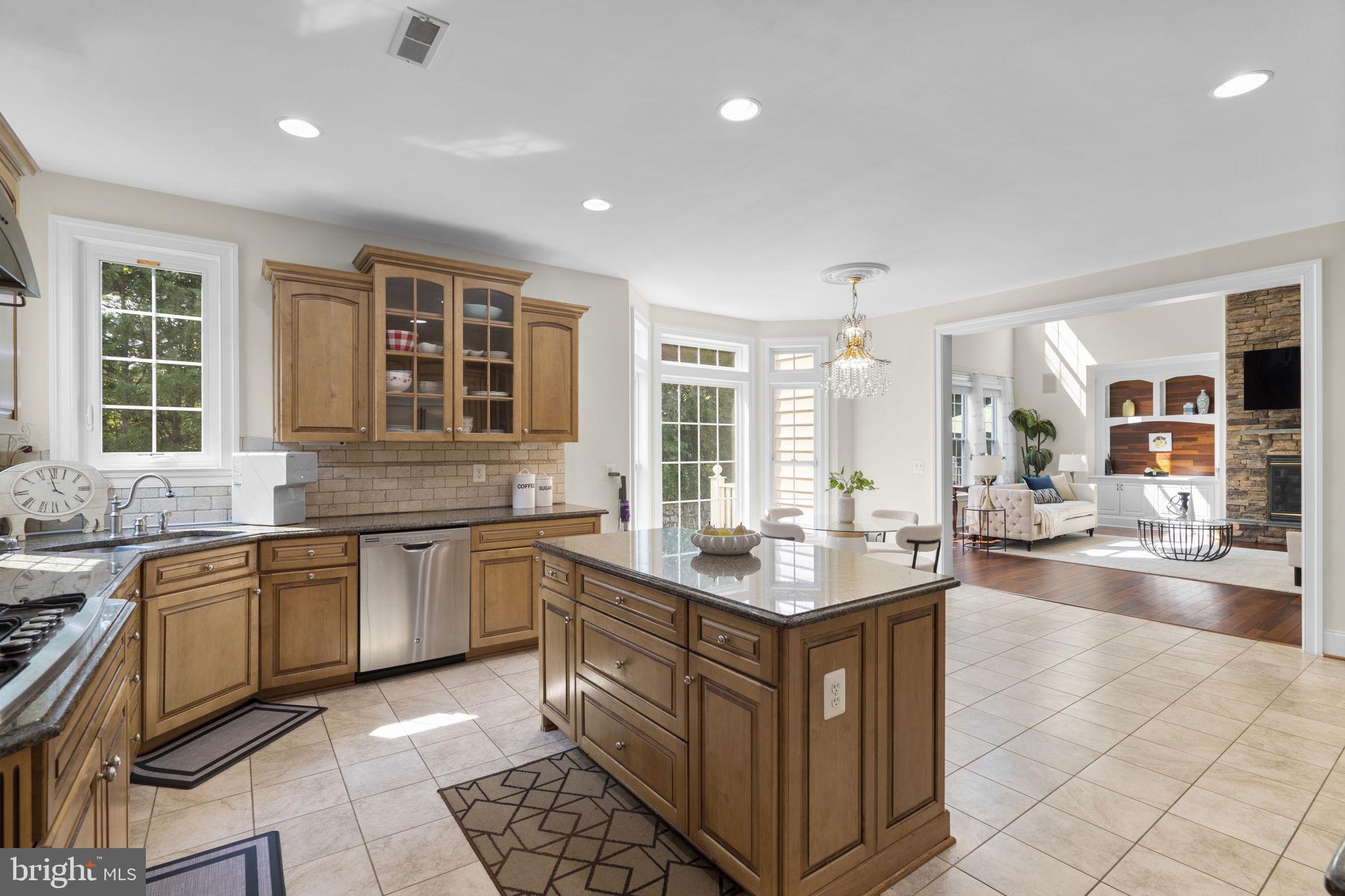 LAKEWOOD HILLS - Residential