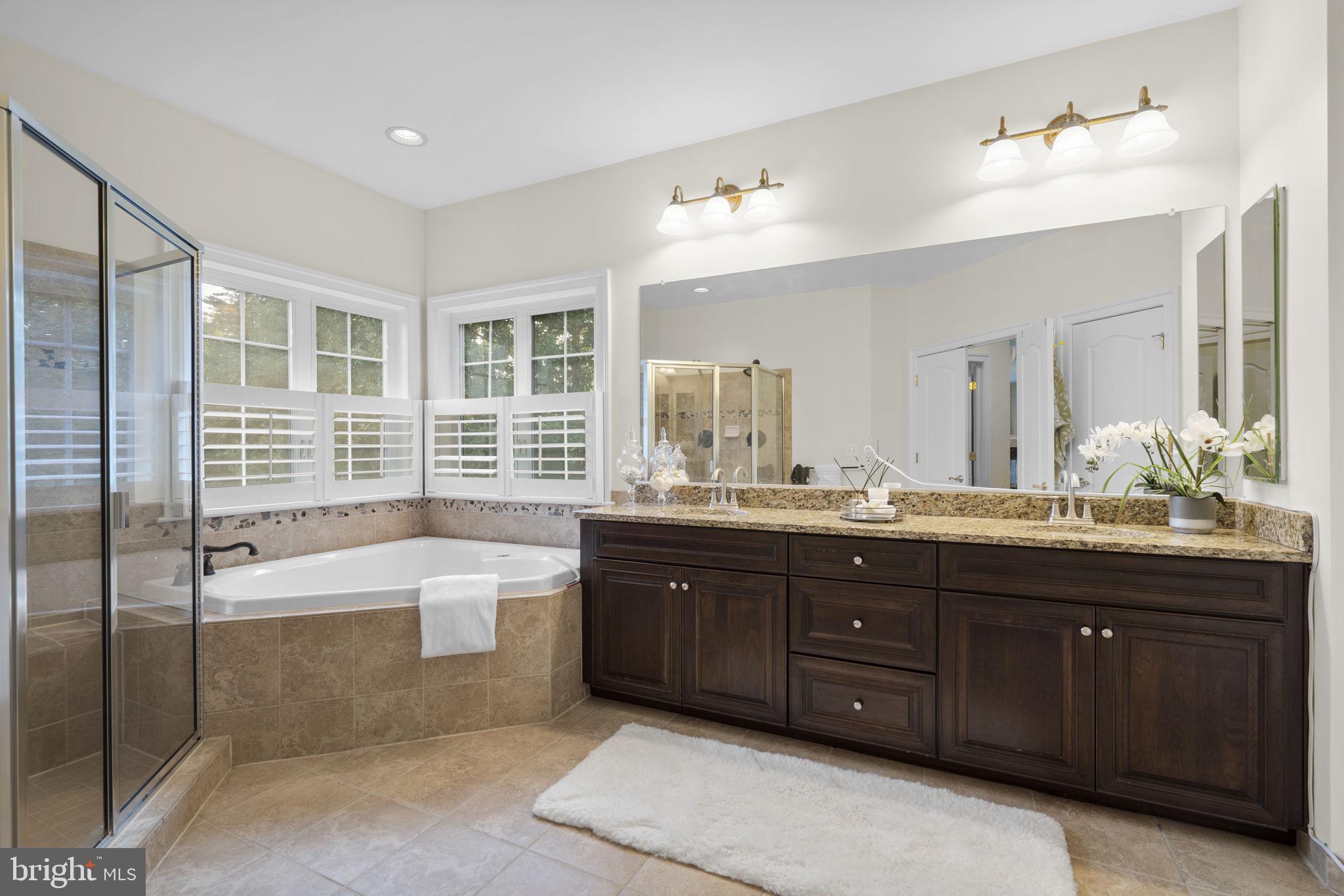 LAKEWOOD HILLS - Residential