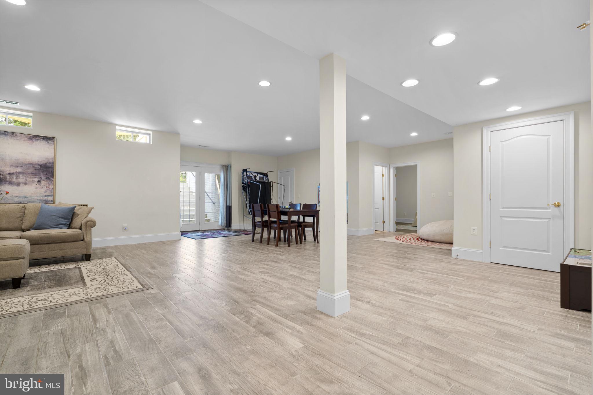 LAKEWOOD HILLS - Residential