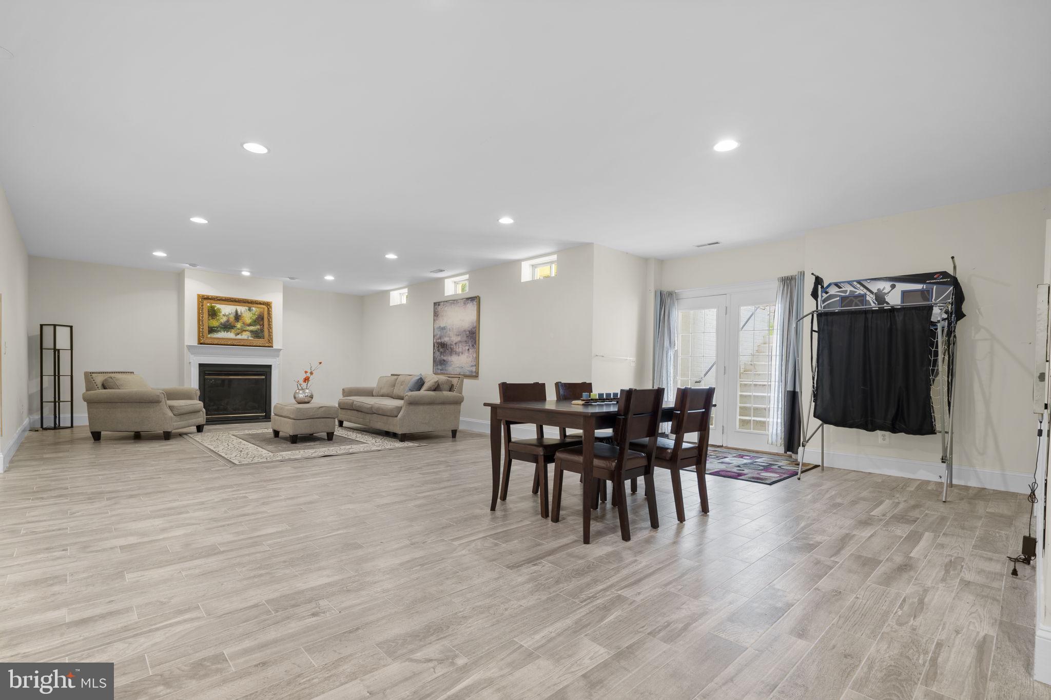 LAKEWOOD HILLS - Residential