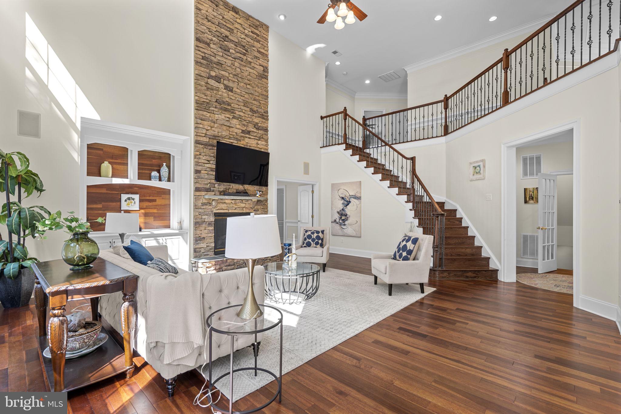 LAKEWOOD HILLS - Residential