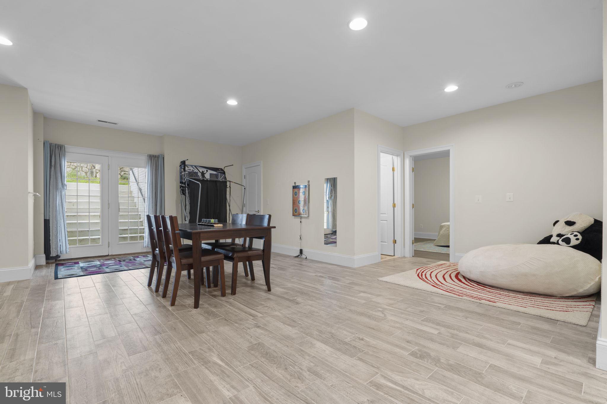 LAKEWOOD HILLS - Residential