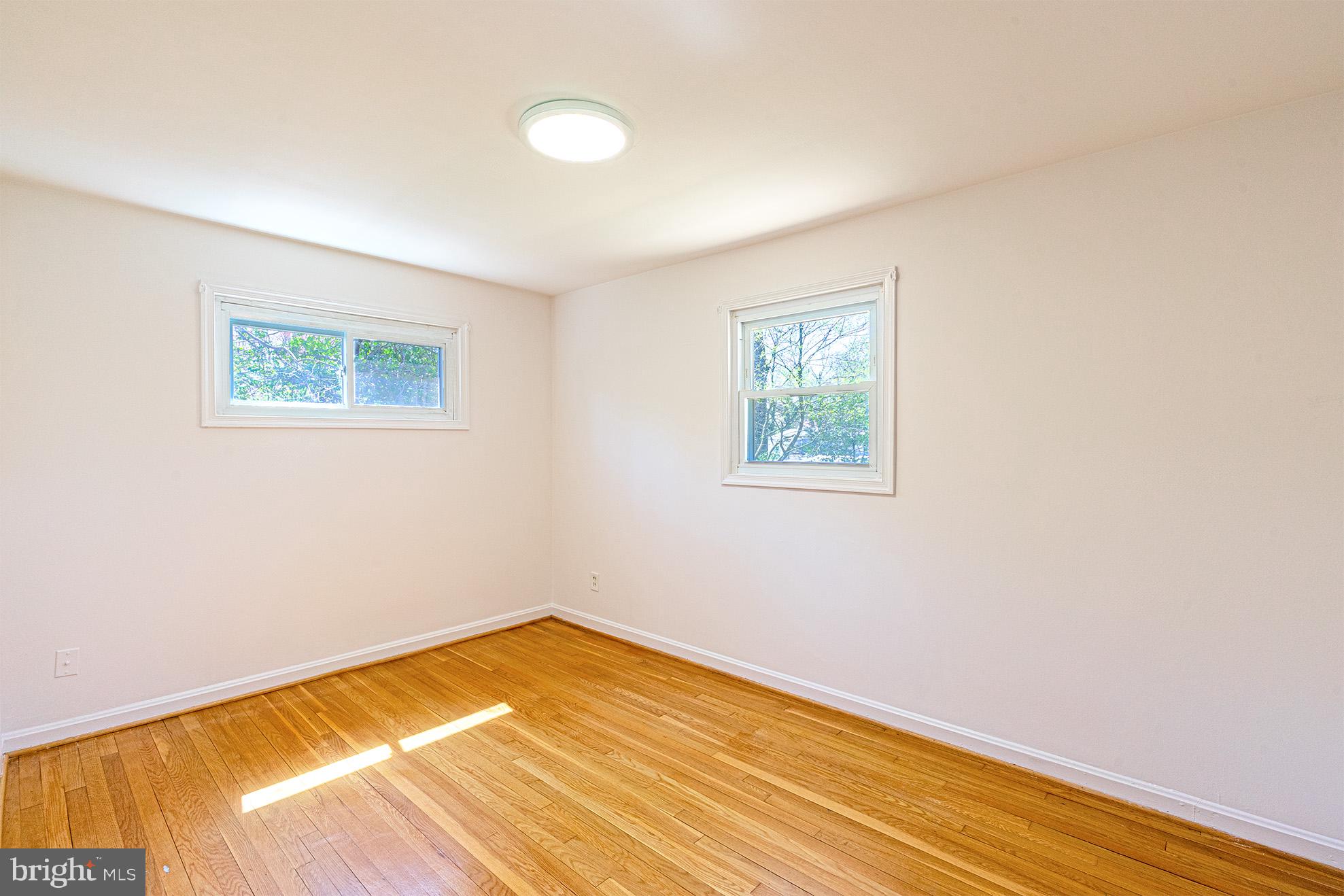 BROYHILL PARK - Residential Lease