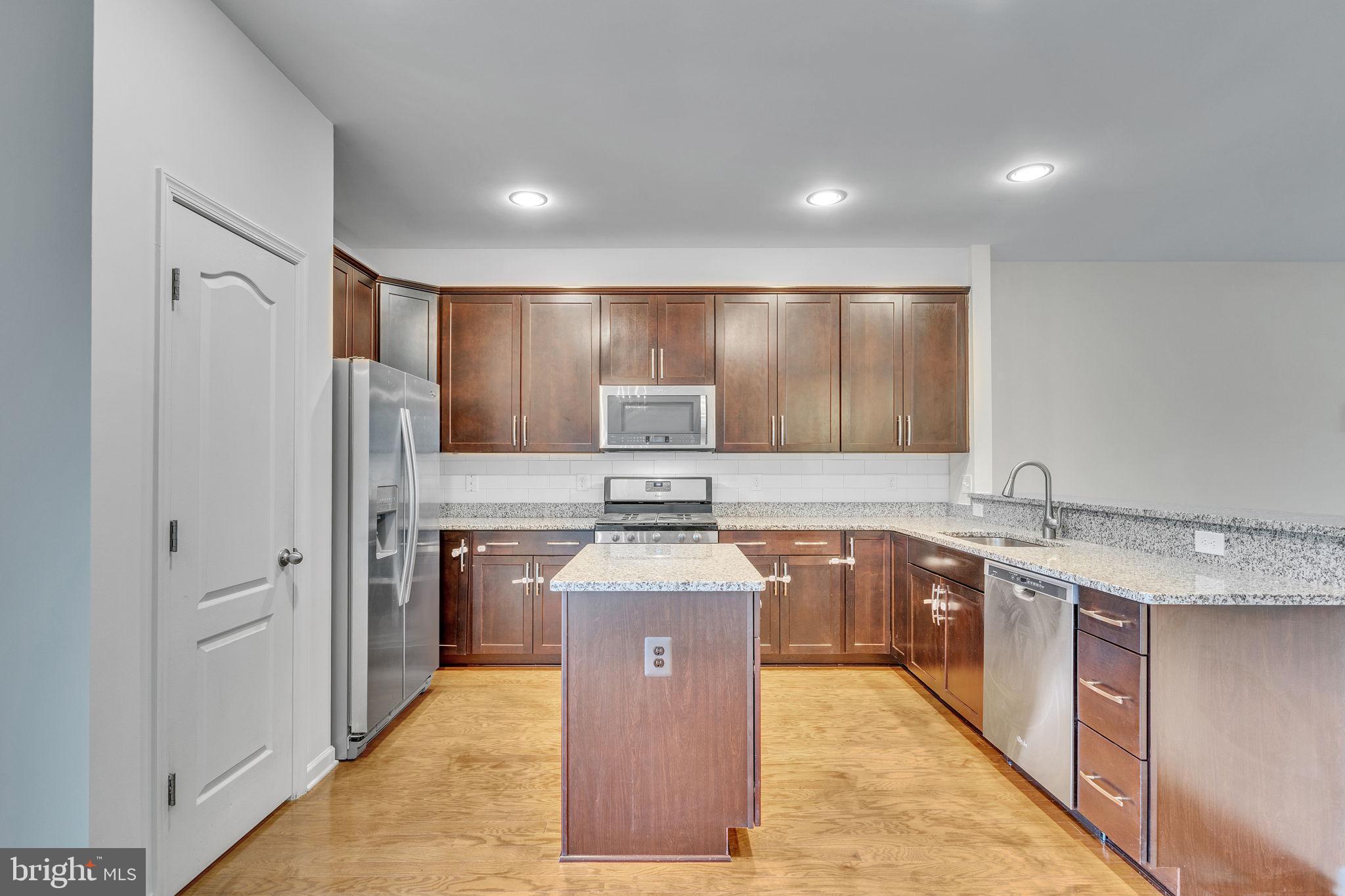 SUMMERFIELD - Residential