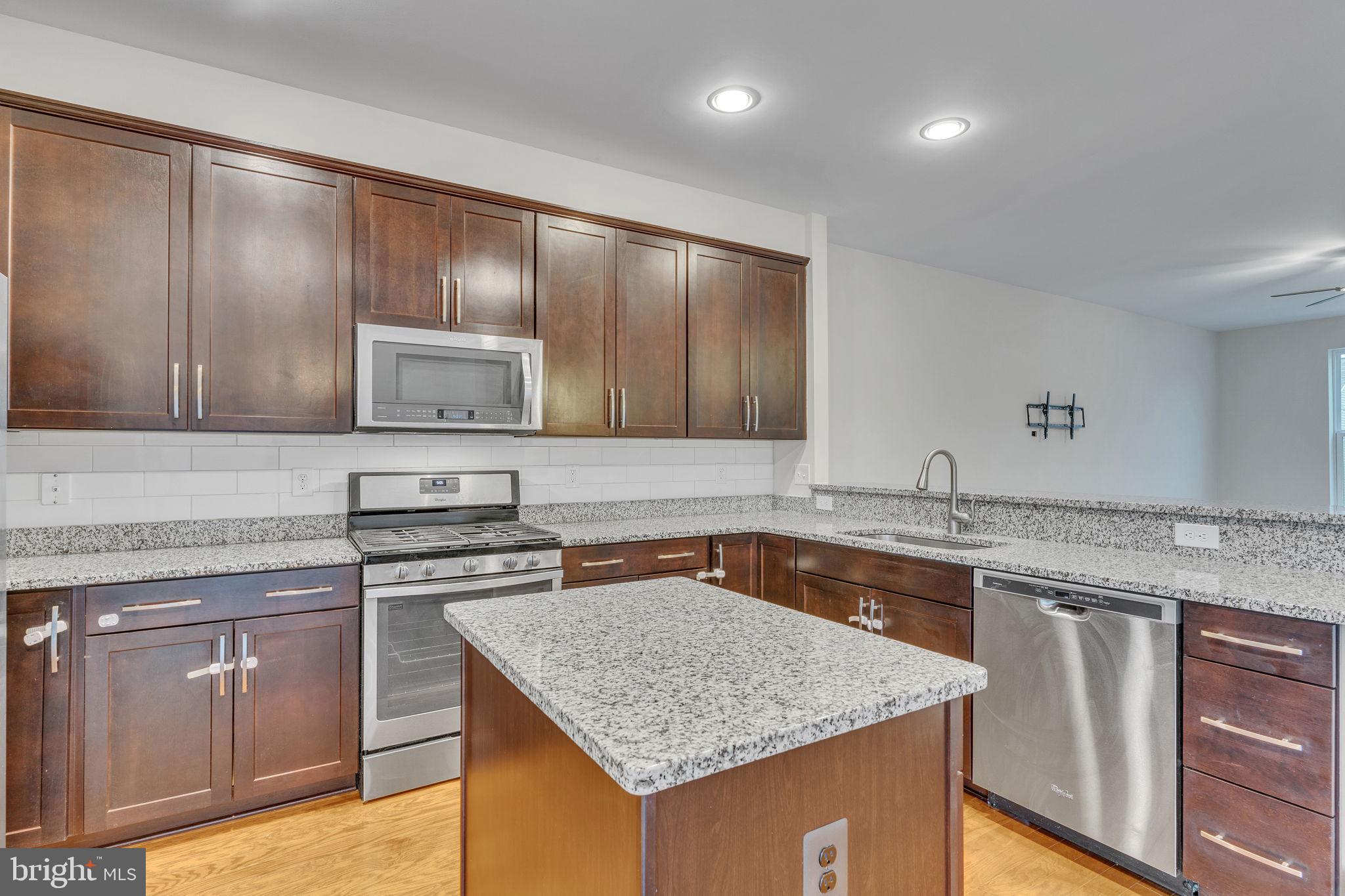 SUMMERFIELD - Residential