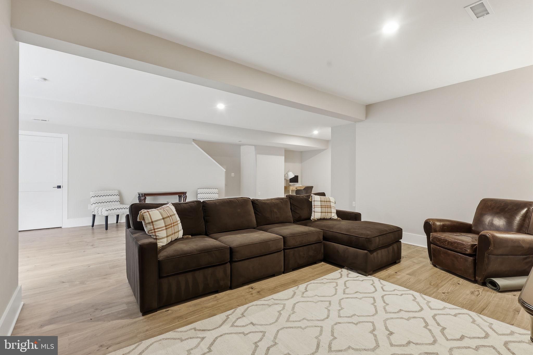 TANAGER - Residential