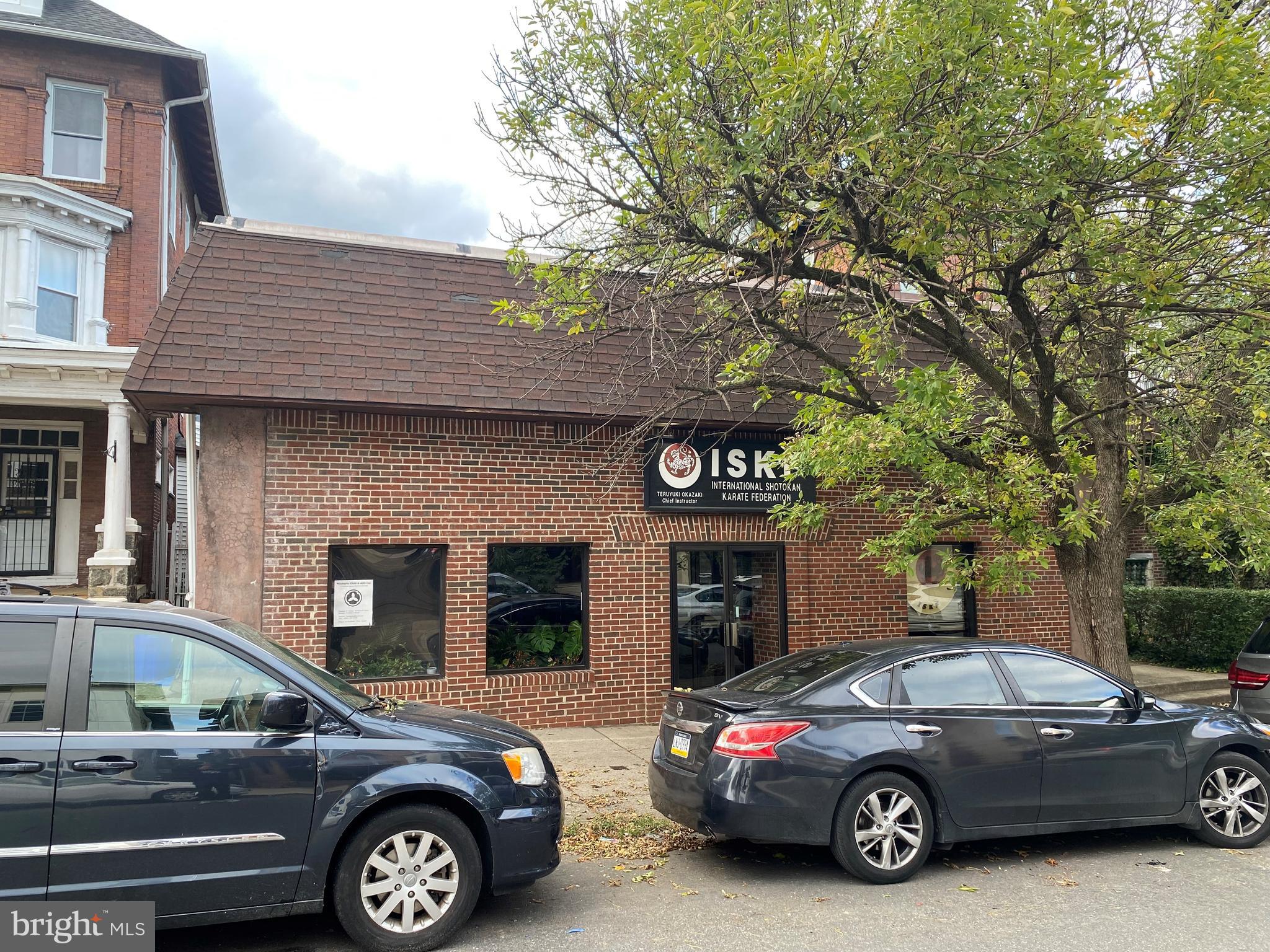 UNIVERSITY CITY - Commercial Sale