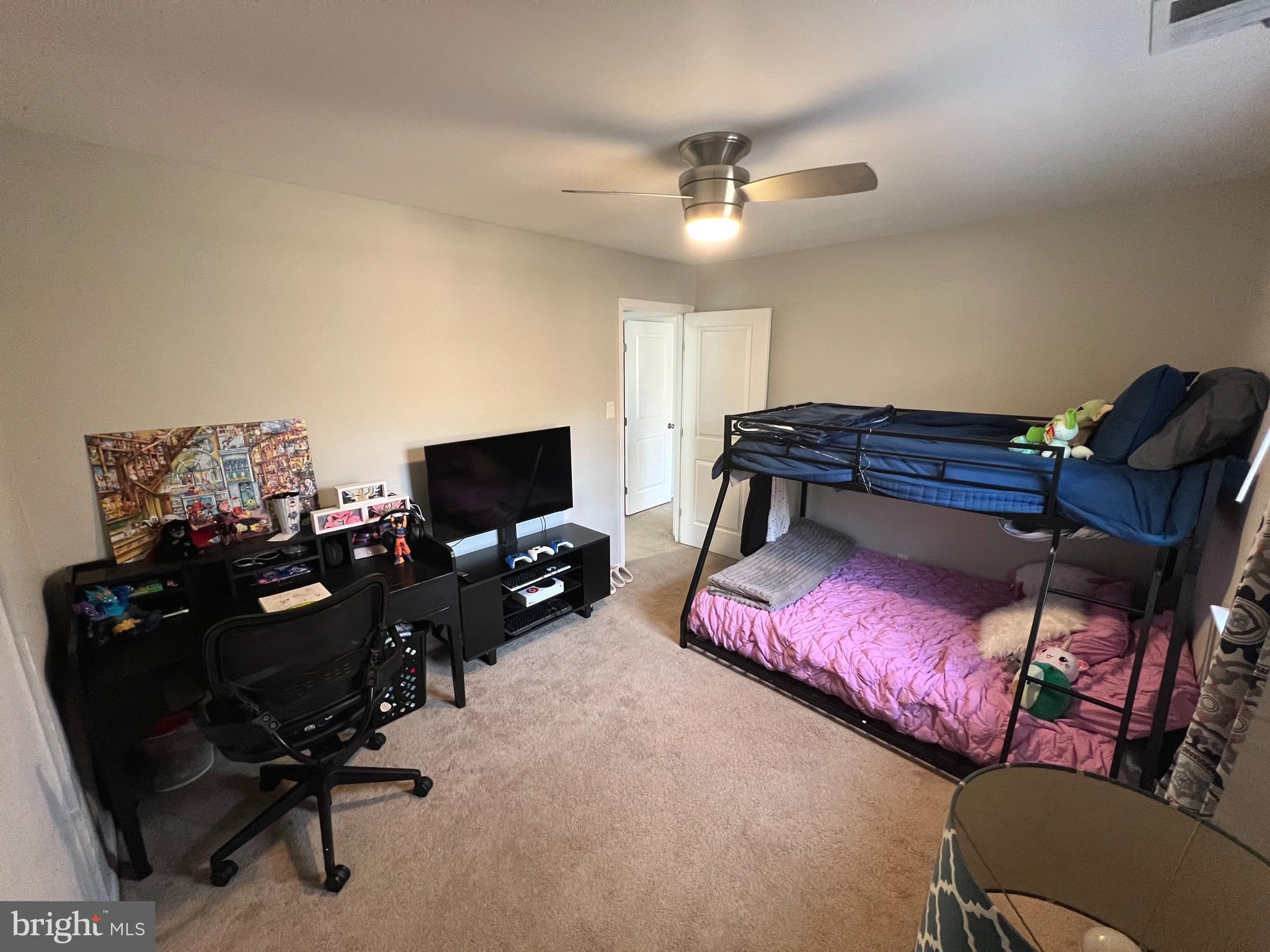 EAST FALLS - Residential