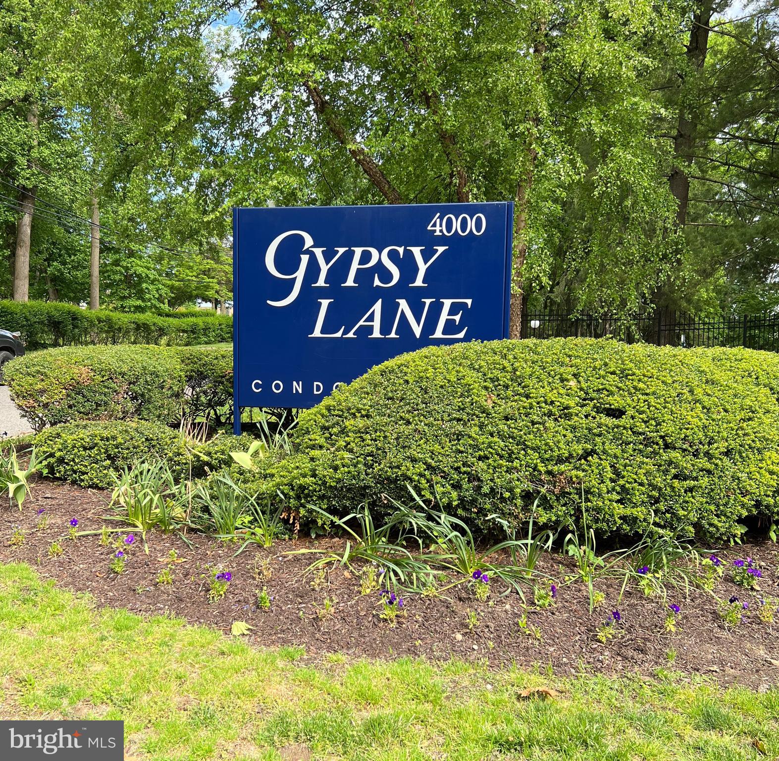 EAST FALLS - Residential