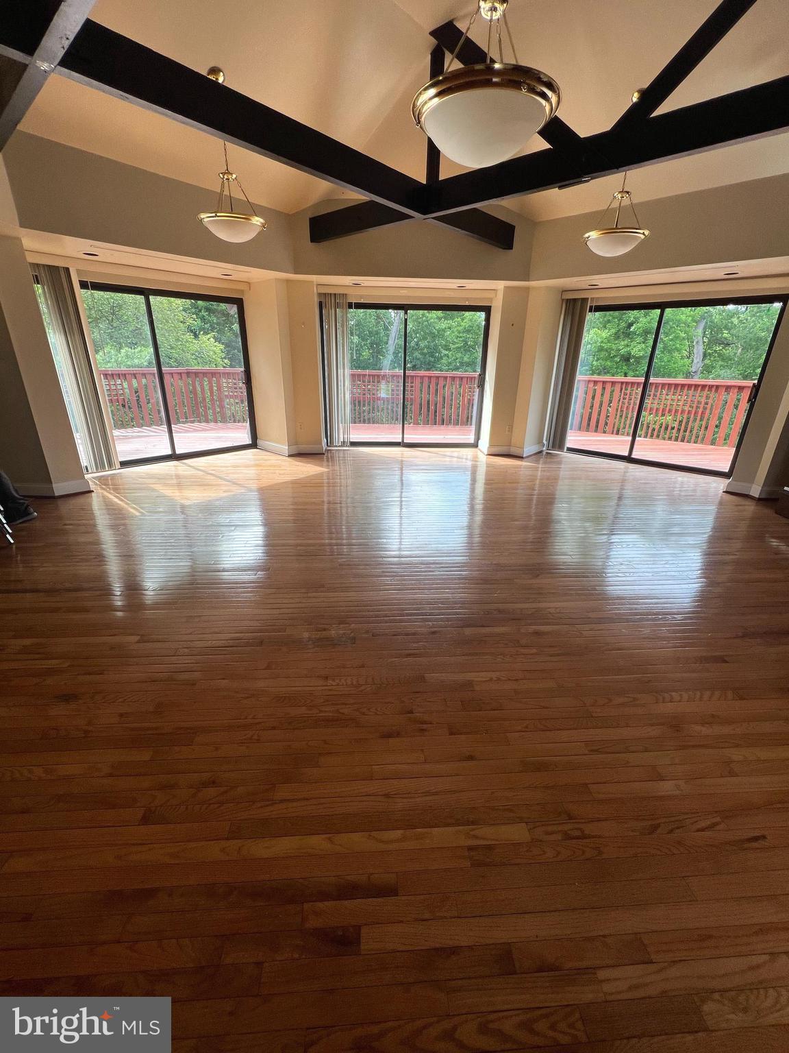 EAST FALLS - Residential