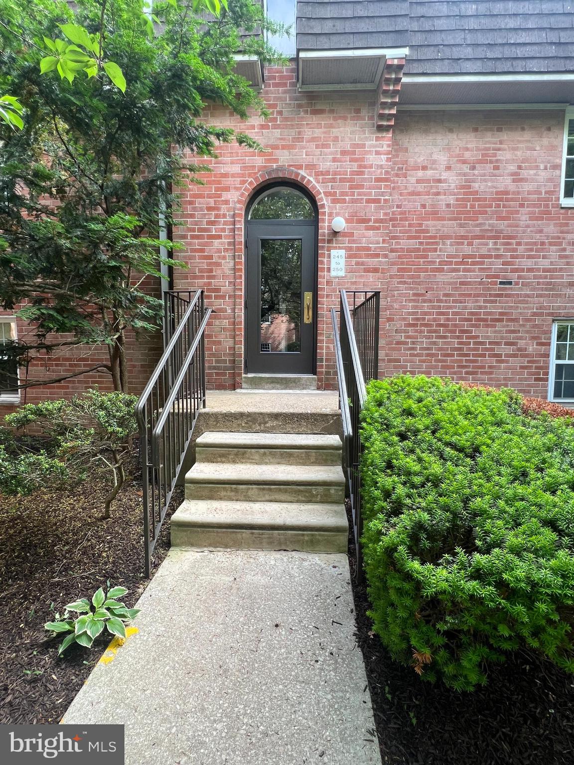 EAST FALLS - Residential