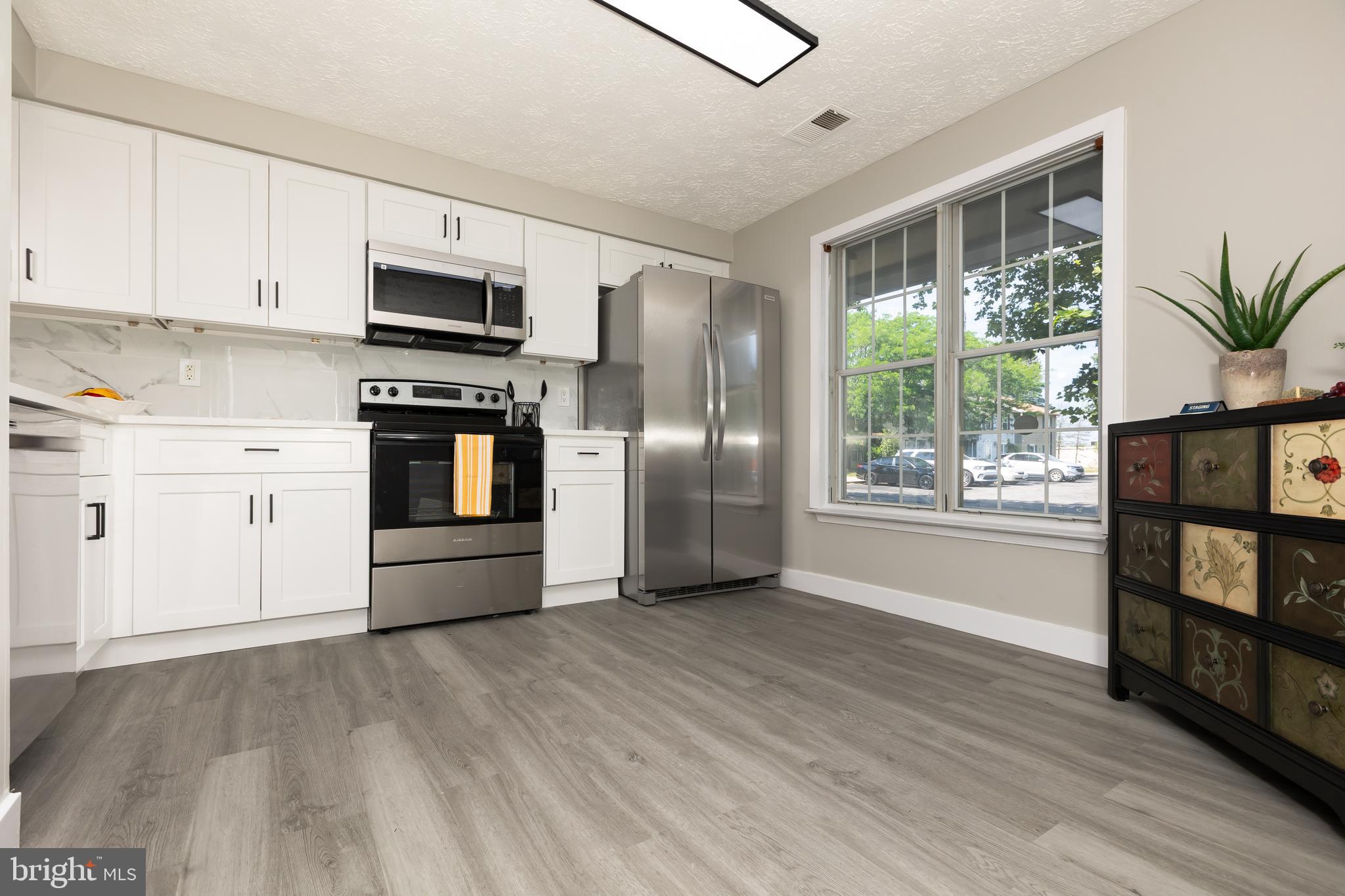 CLINTON PLAZA TOWNHOUSES - Residential