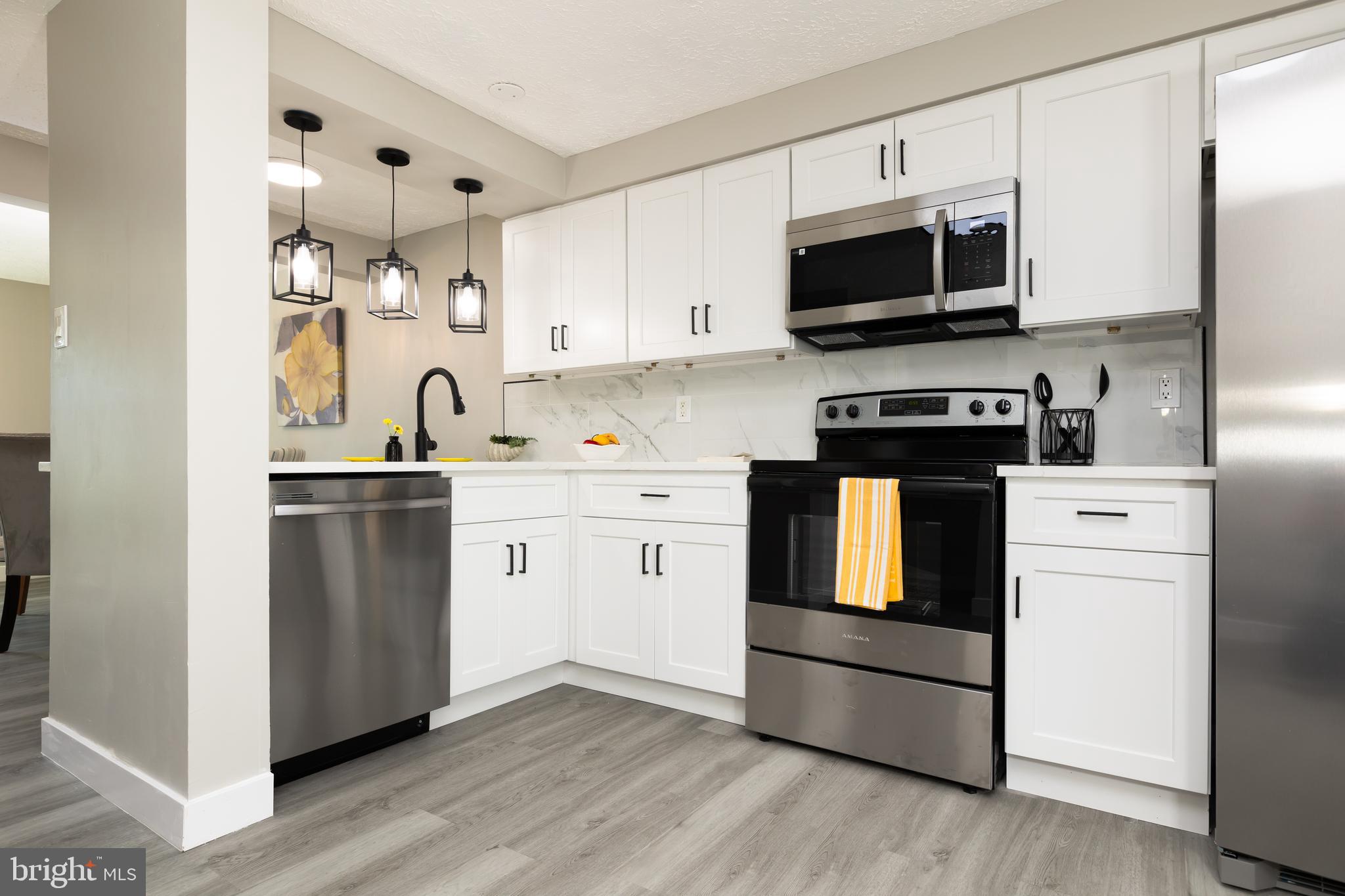 CLINTON PLAZA TOWNHOUSES - Residential