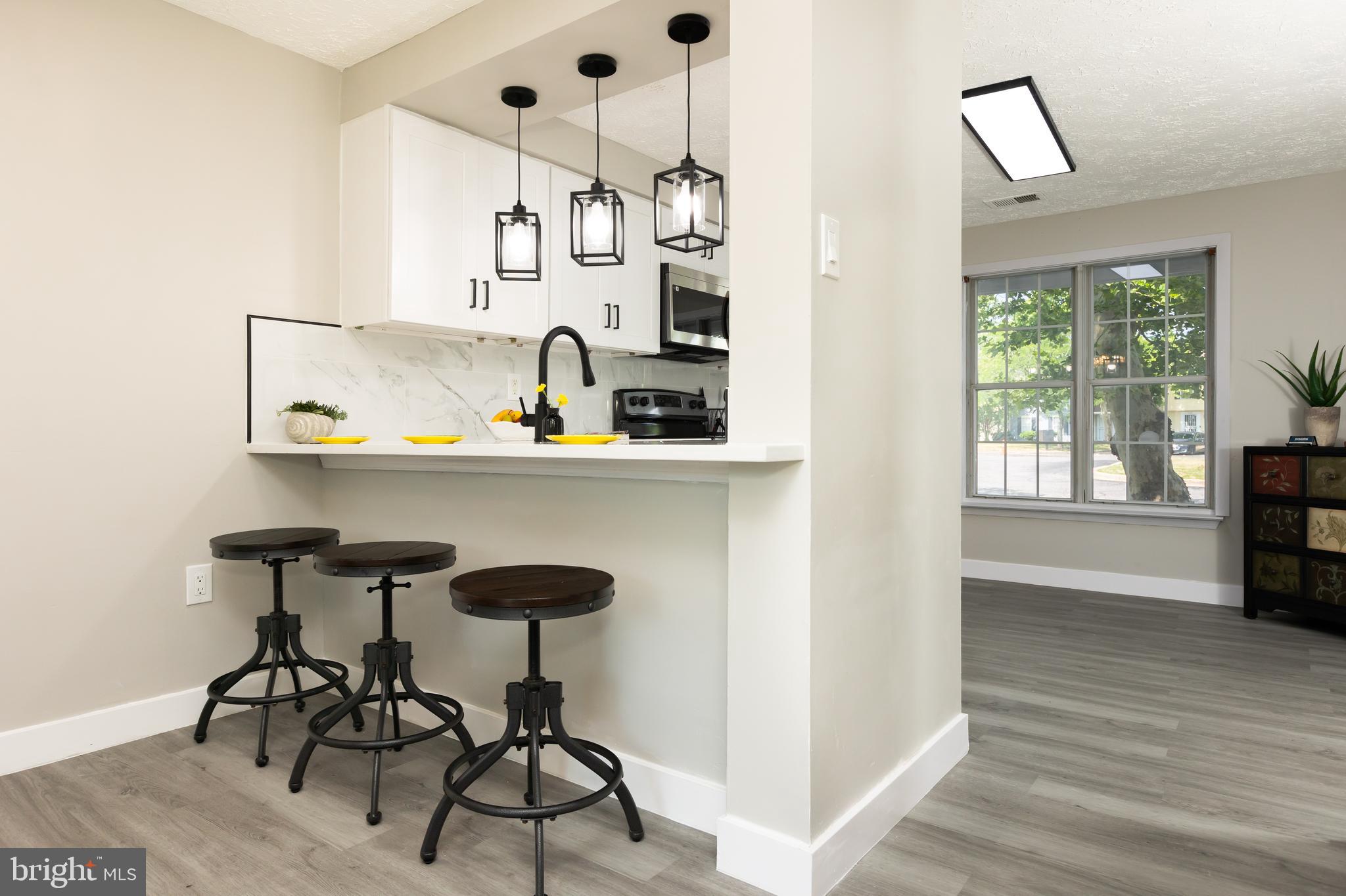 CLINTON PLAZA TOWNHOUSES - Residential