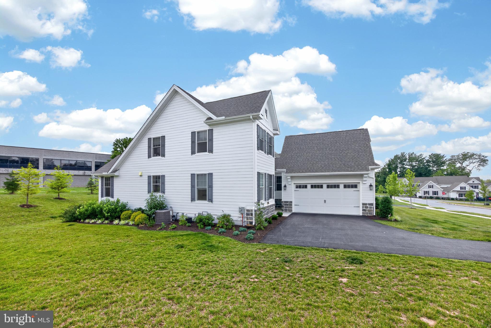 THE VILLAGES AT NORTHRIDGE - Residential