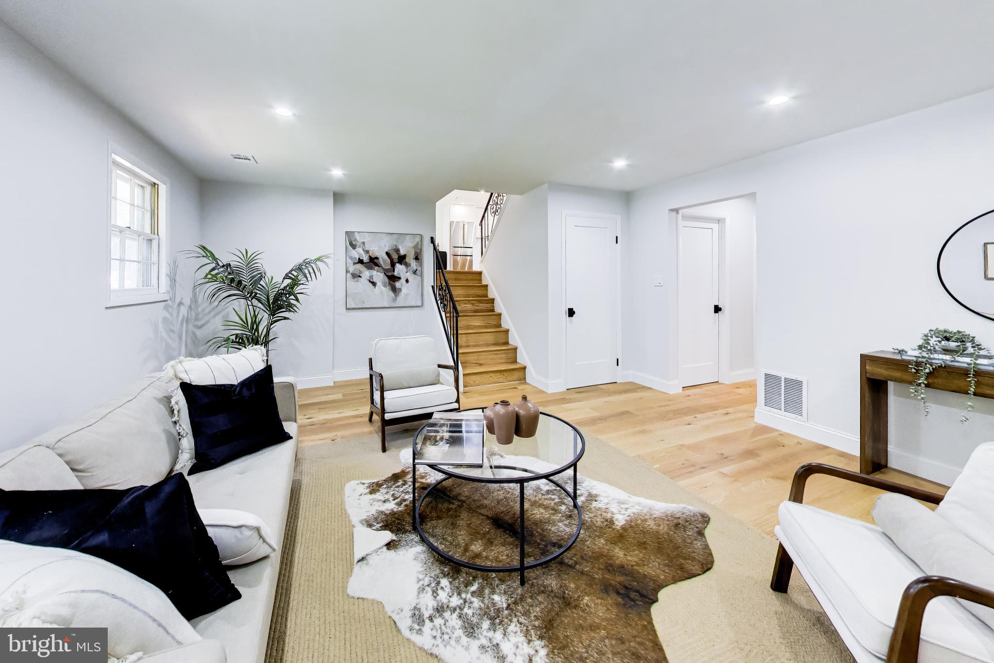 REGENCY ESTATES - Residential