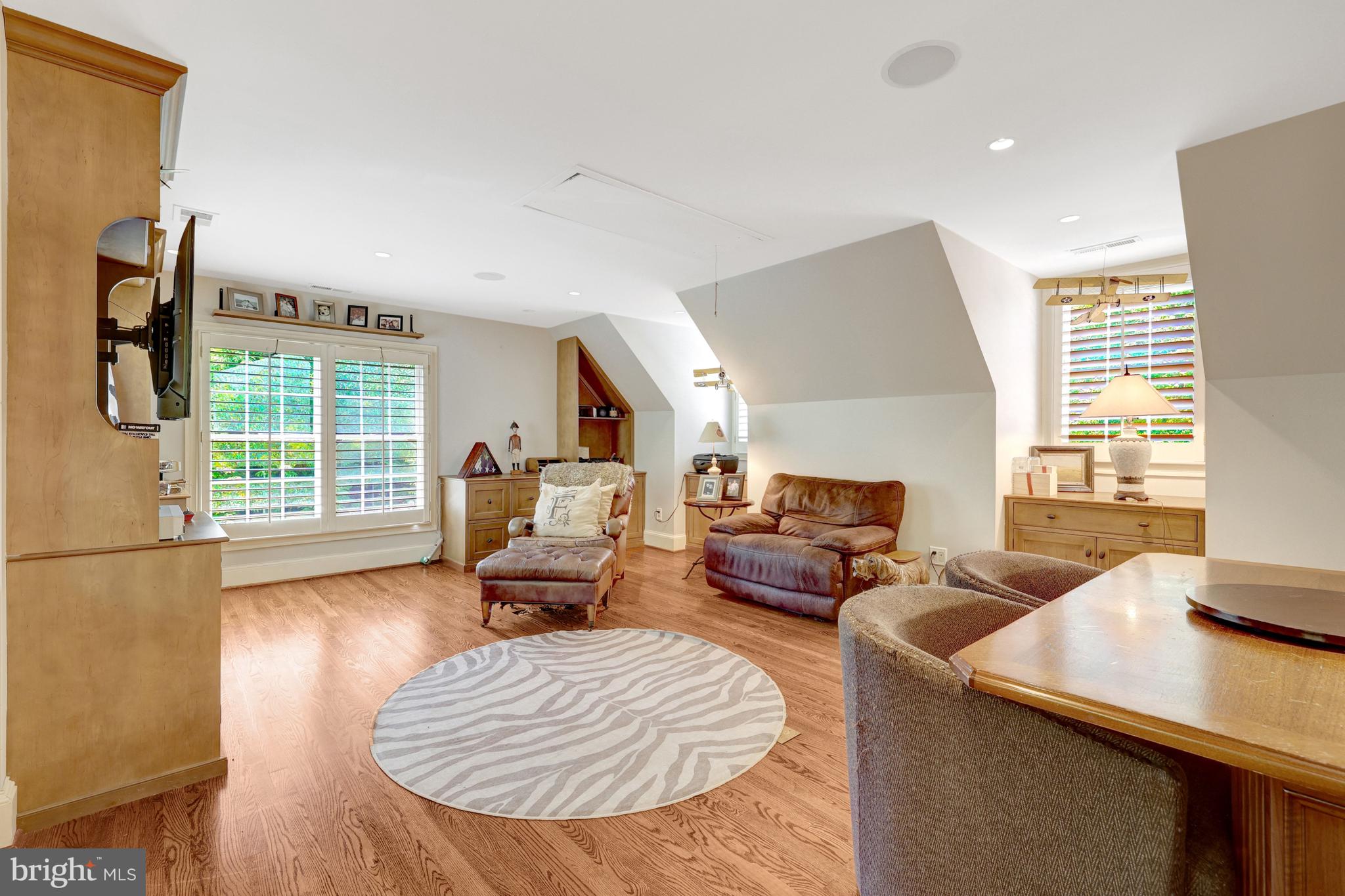 FALLSWOOD COURT - Residential
