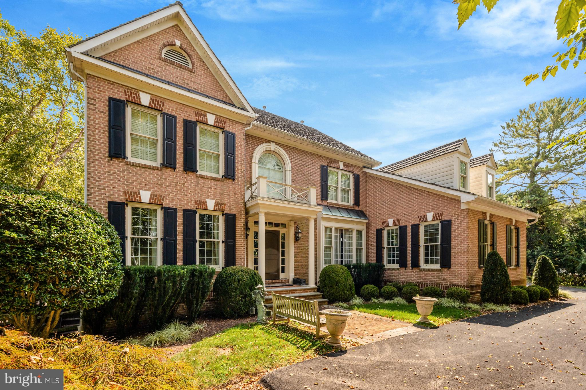 FALLSWOOD COURT - Residential