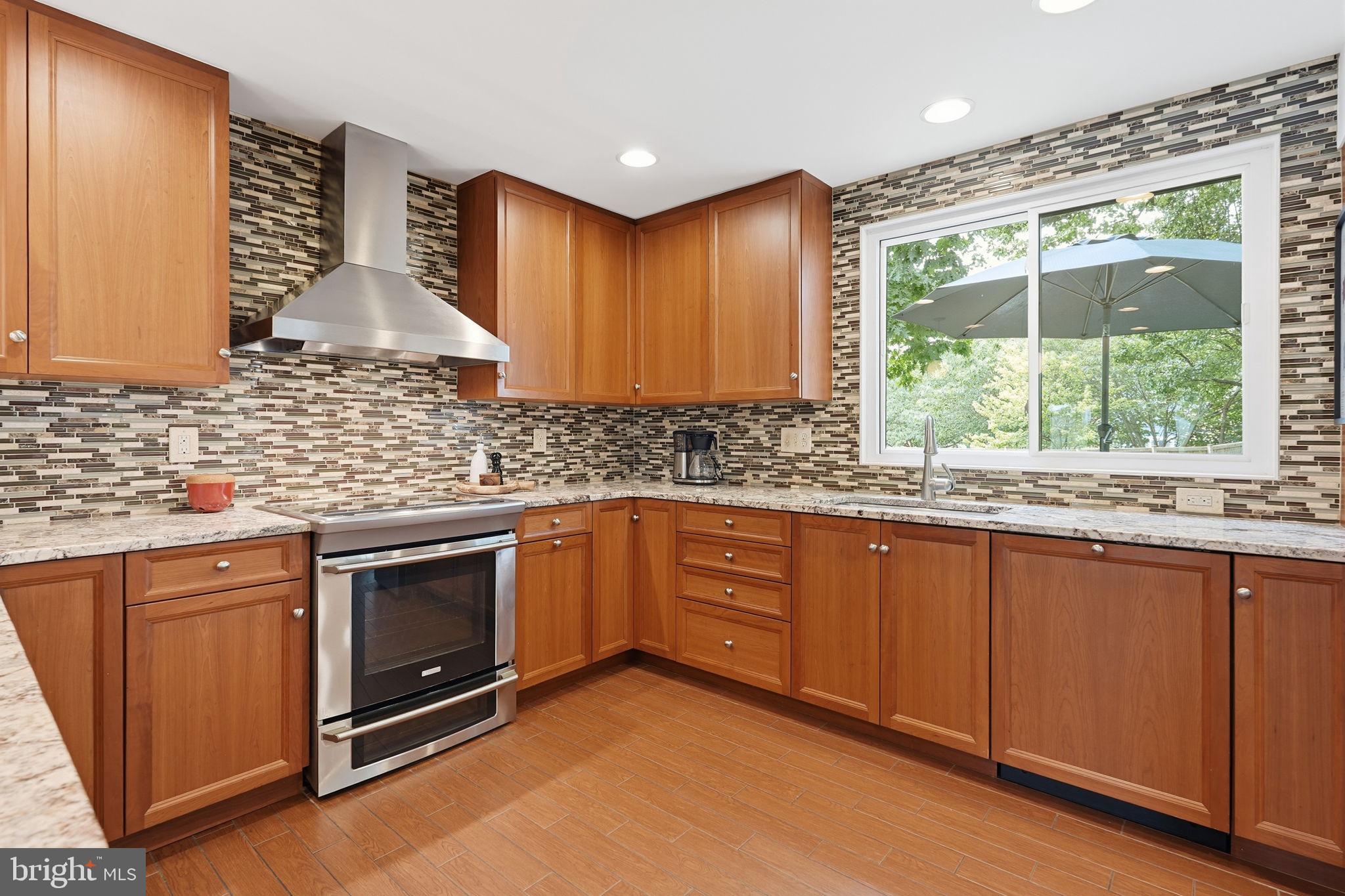 MURRAY HILL - Residential