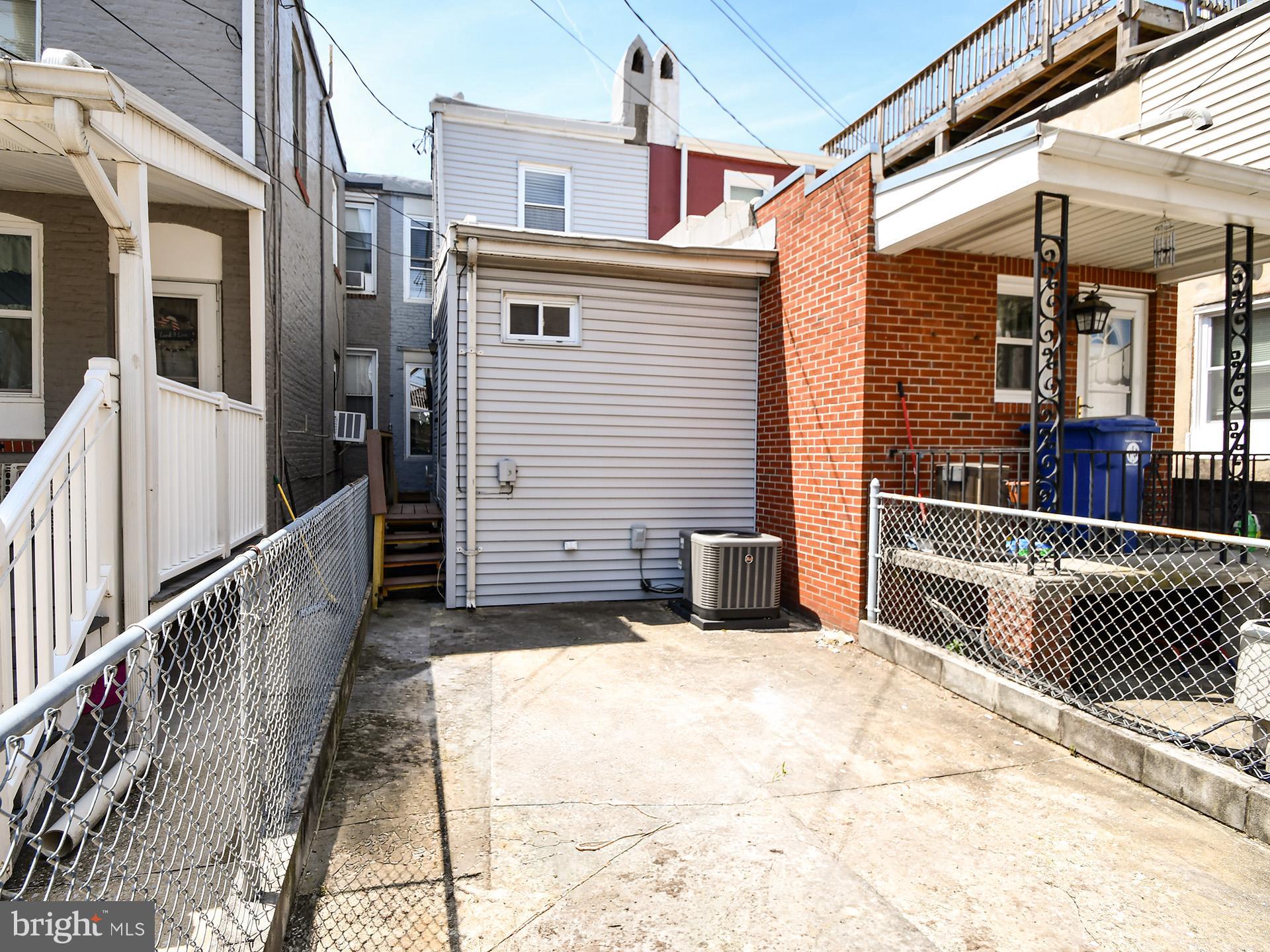 LOCUST POINT - Residential