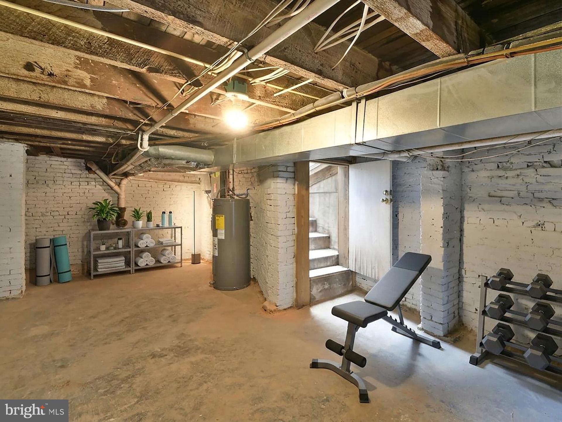 LOCUST POINT - Residential