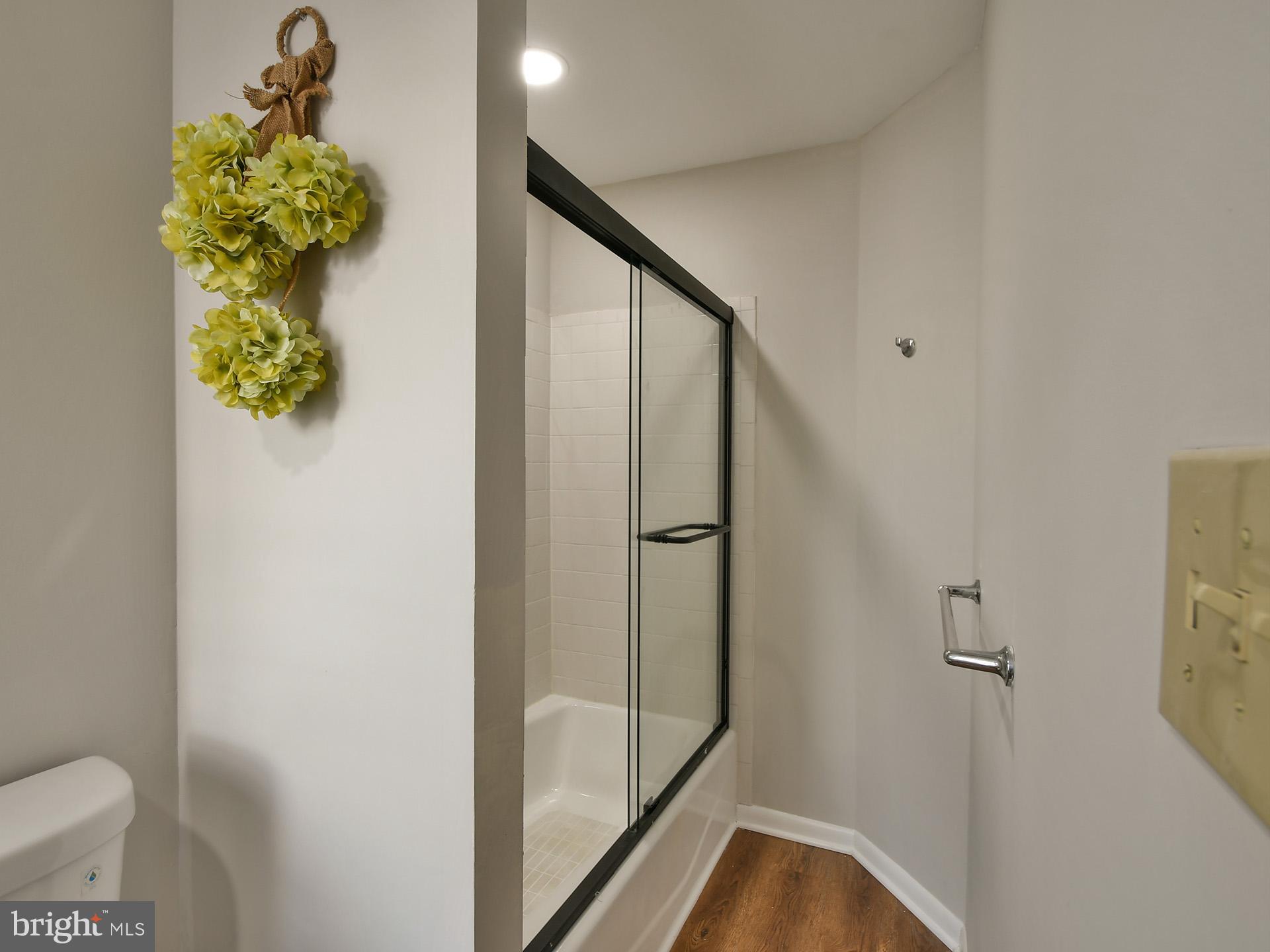 LOCUST POINT - Residential