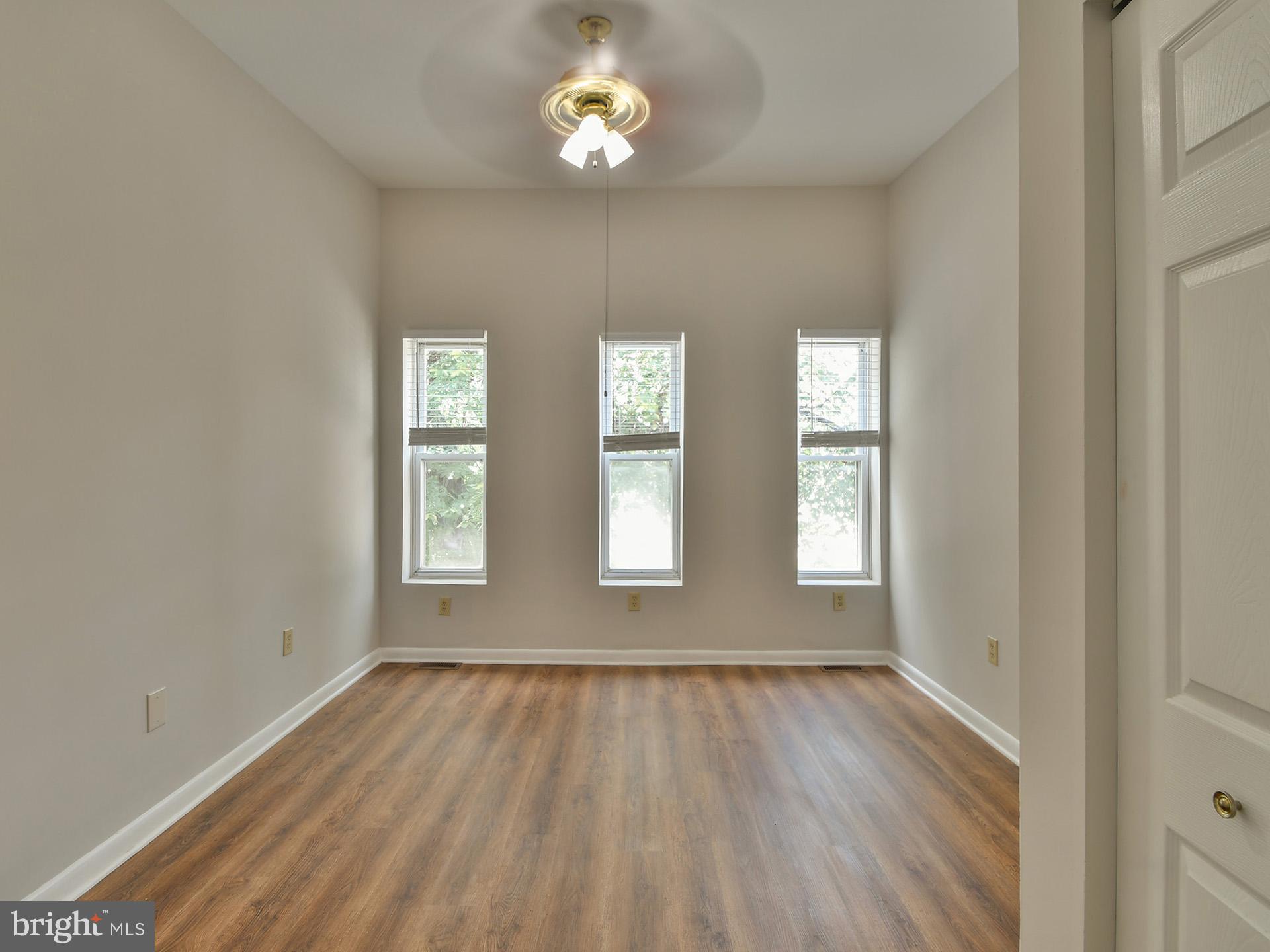 LOCUST POINT - Residential