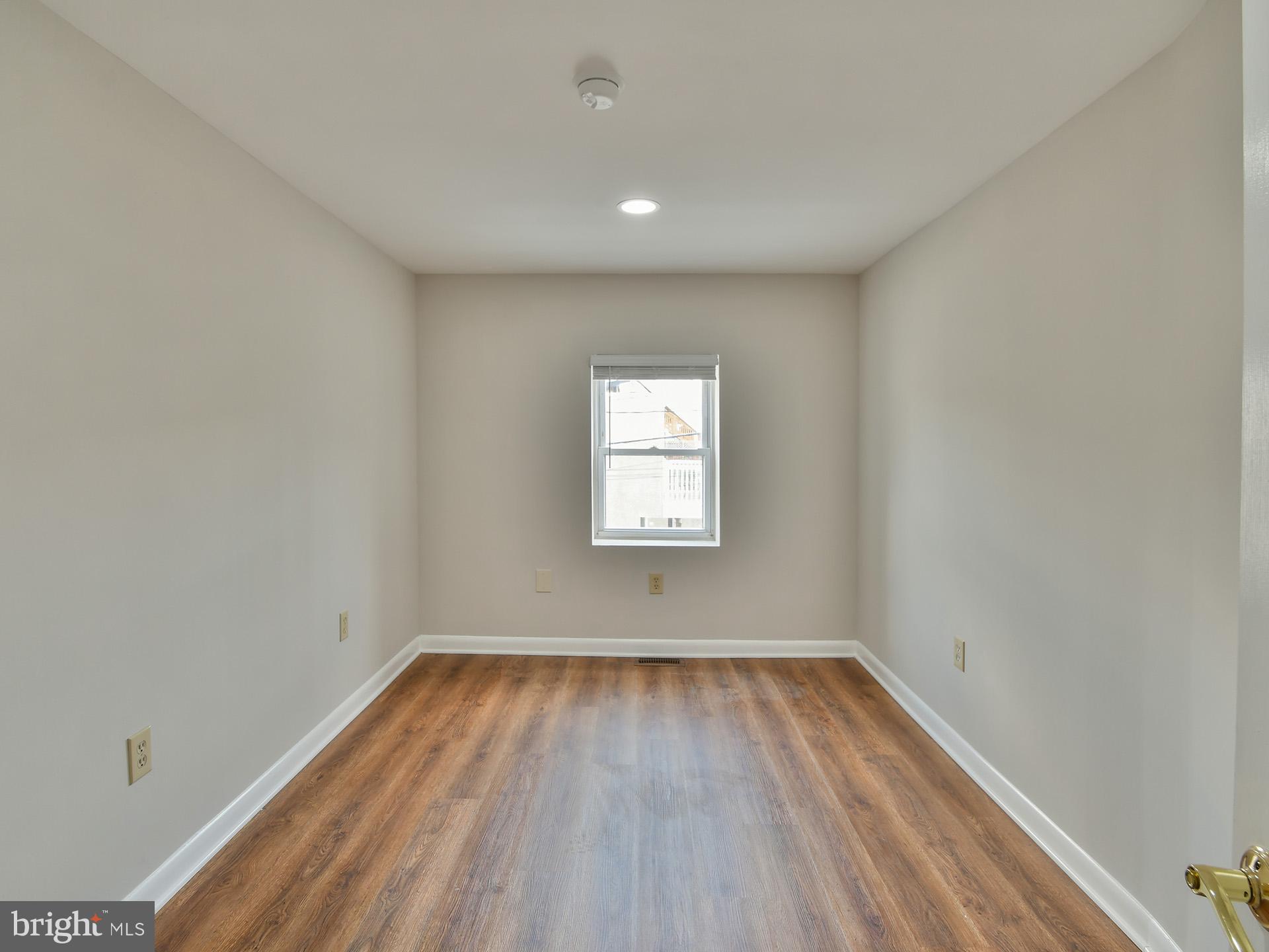 LOCUST POINT - Residential