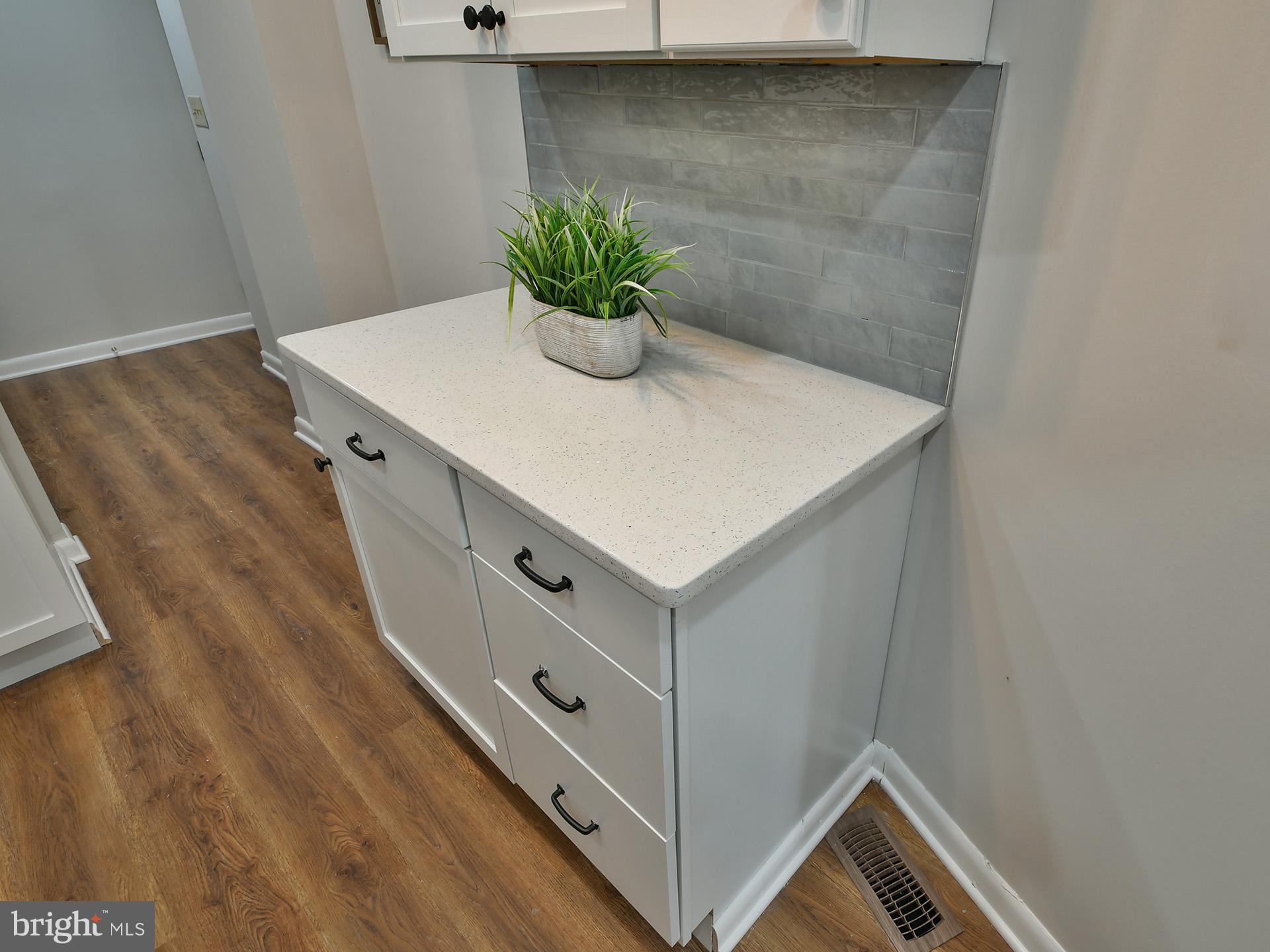 LOCUST POINT - Residential