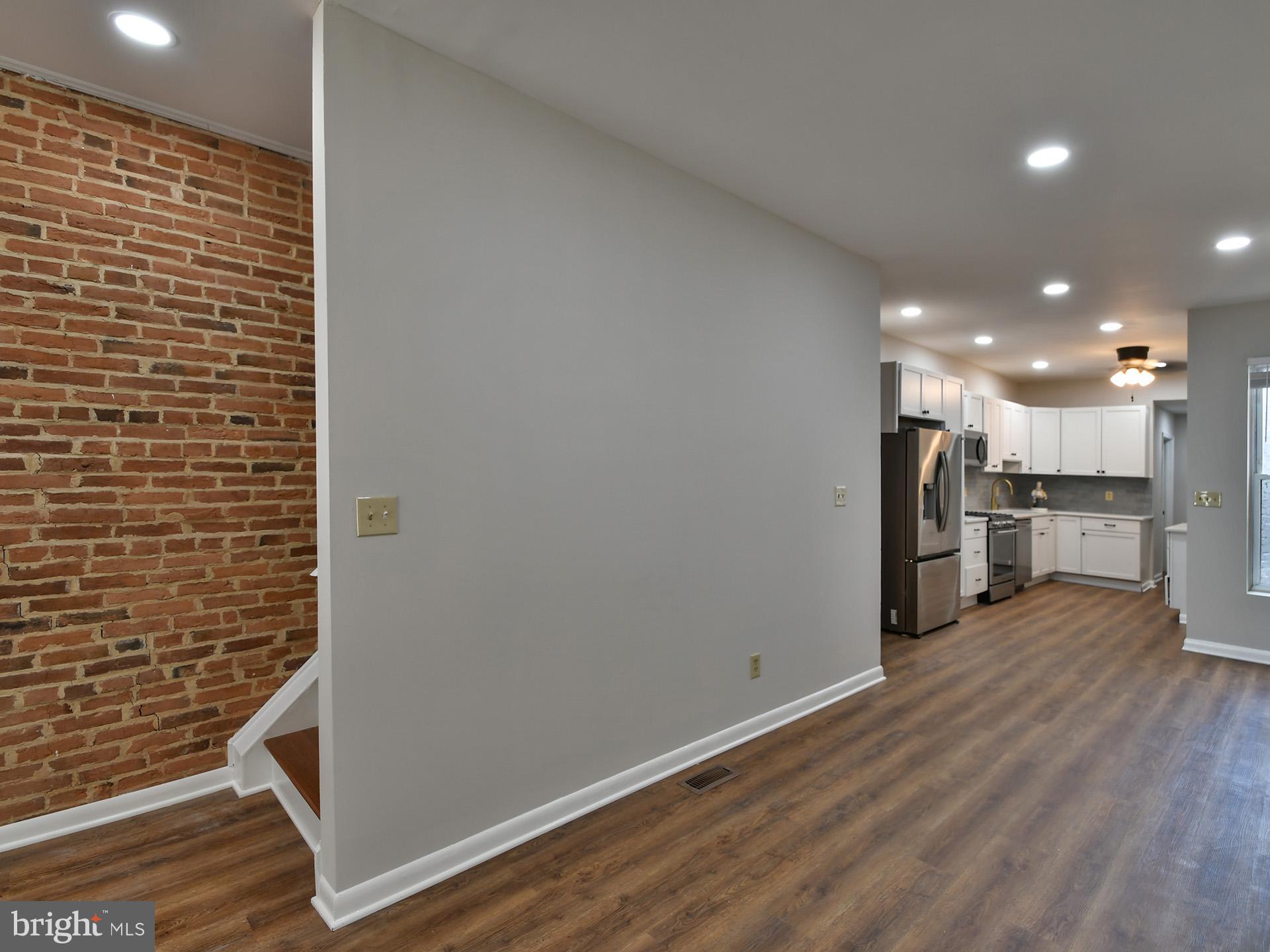 LOCUST POINT - Residential