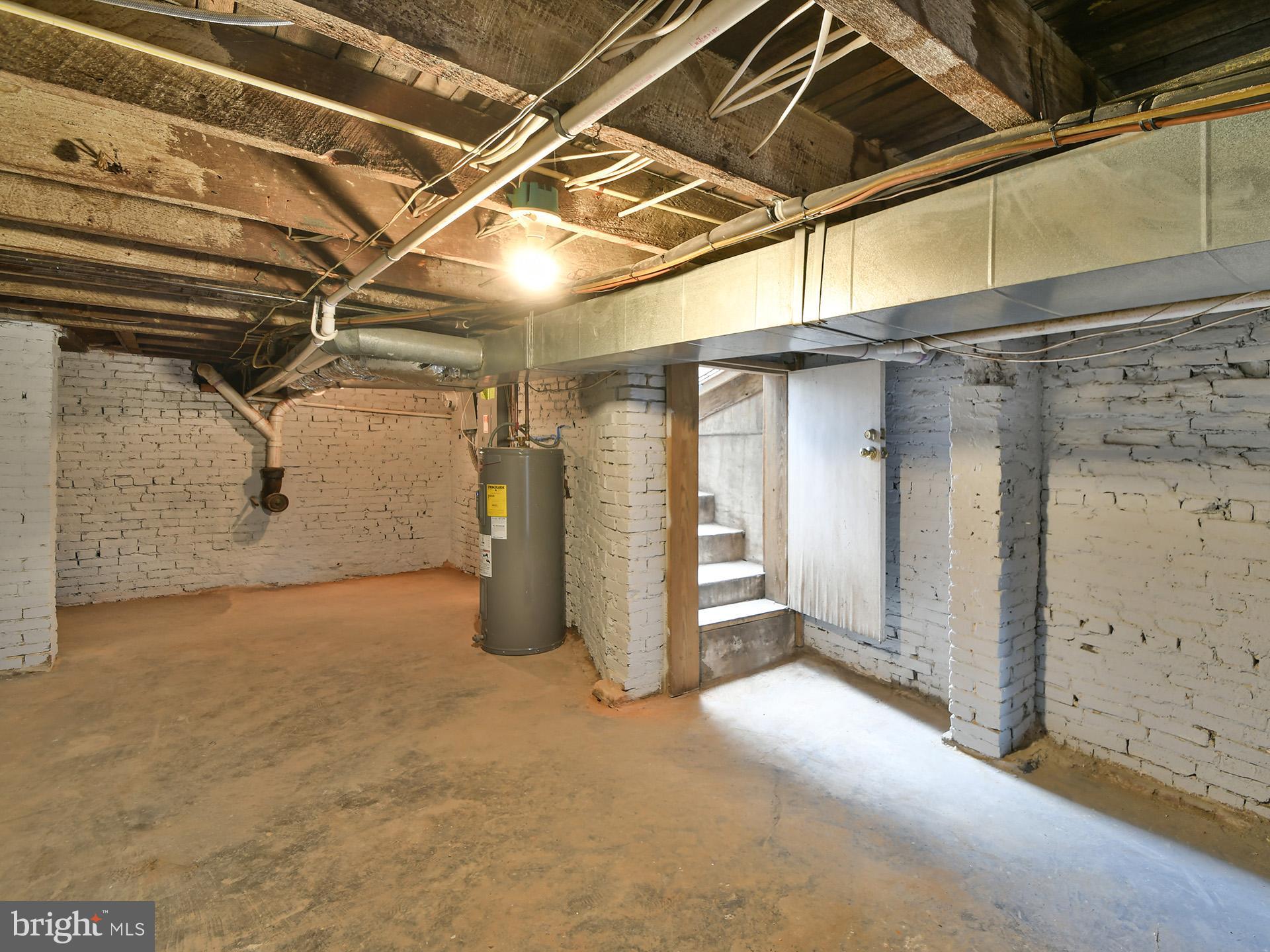 LOCUST POINT - Residential
