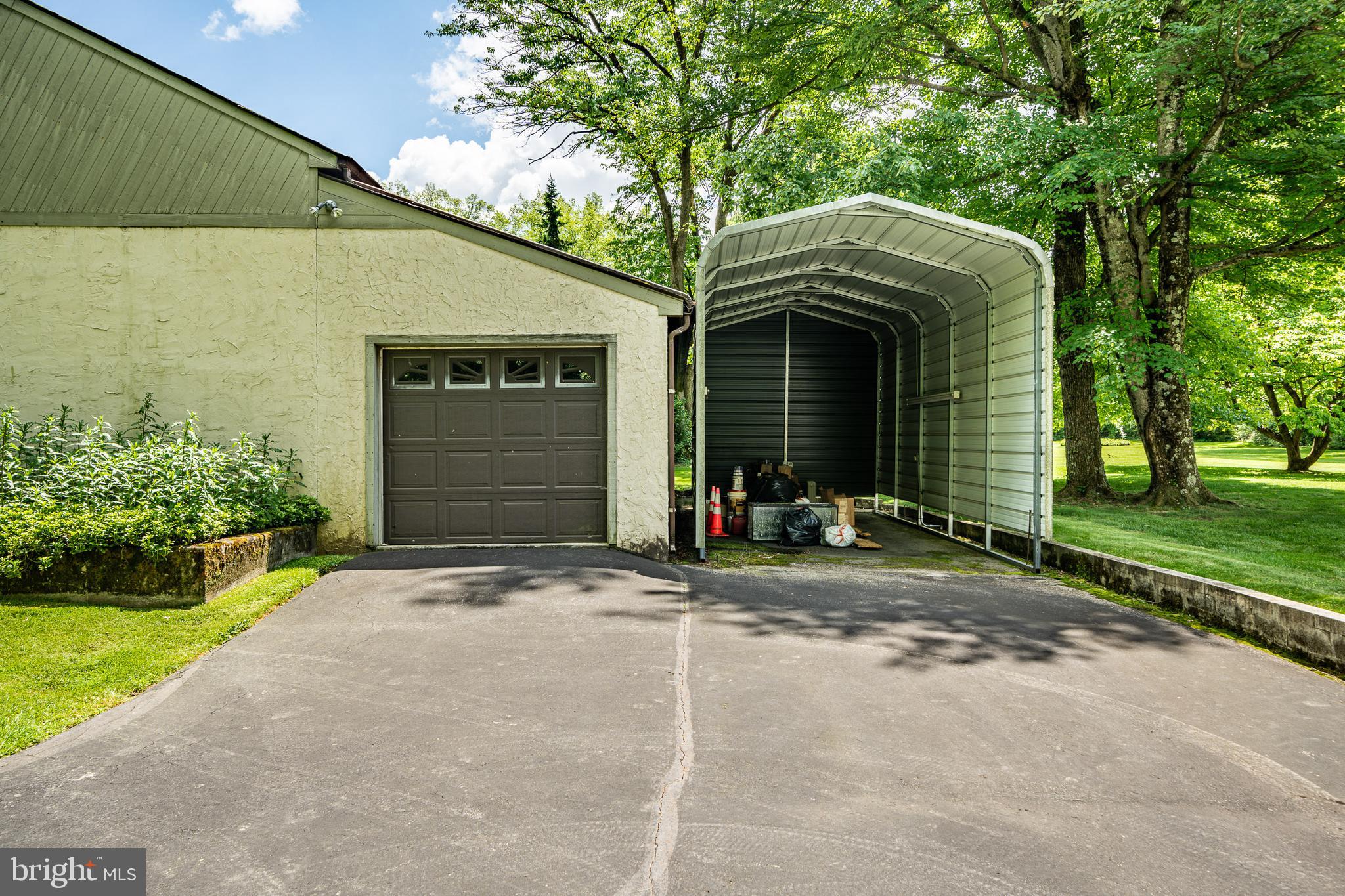RADNOR HUNT - Residential