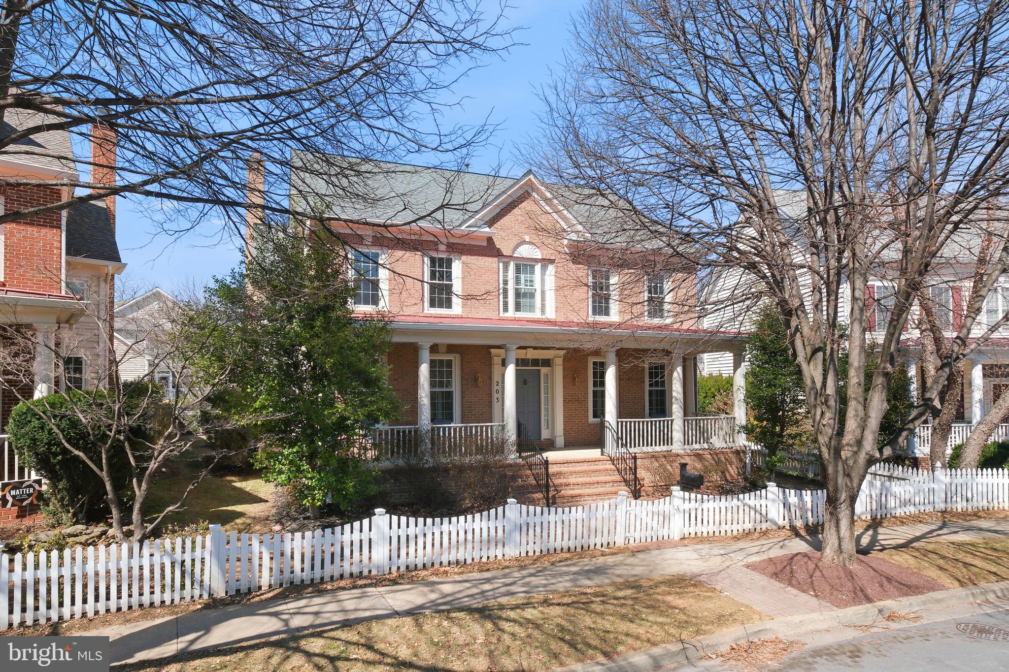 KING FARM WATKINS POND - Residential