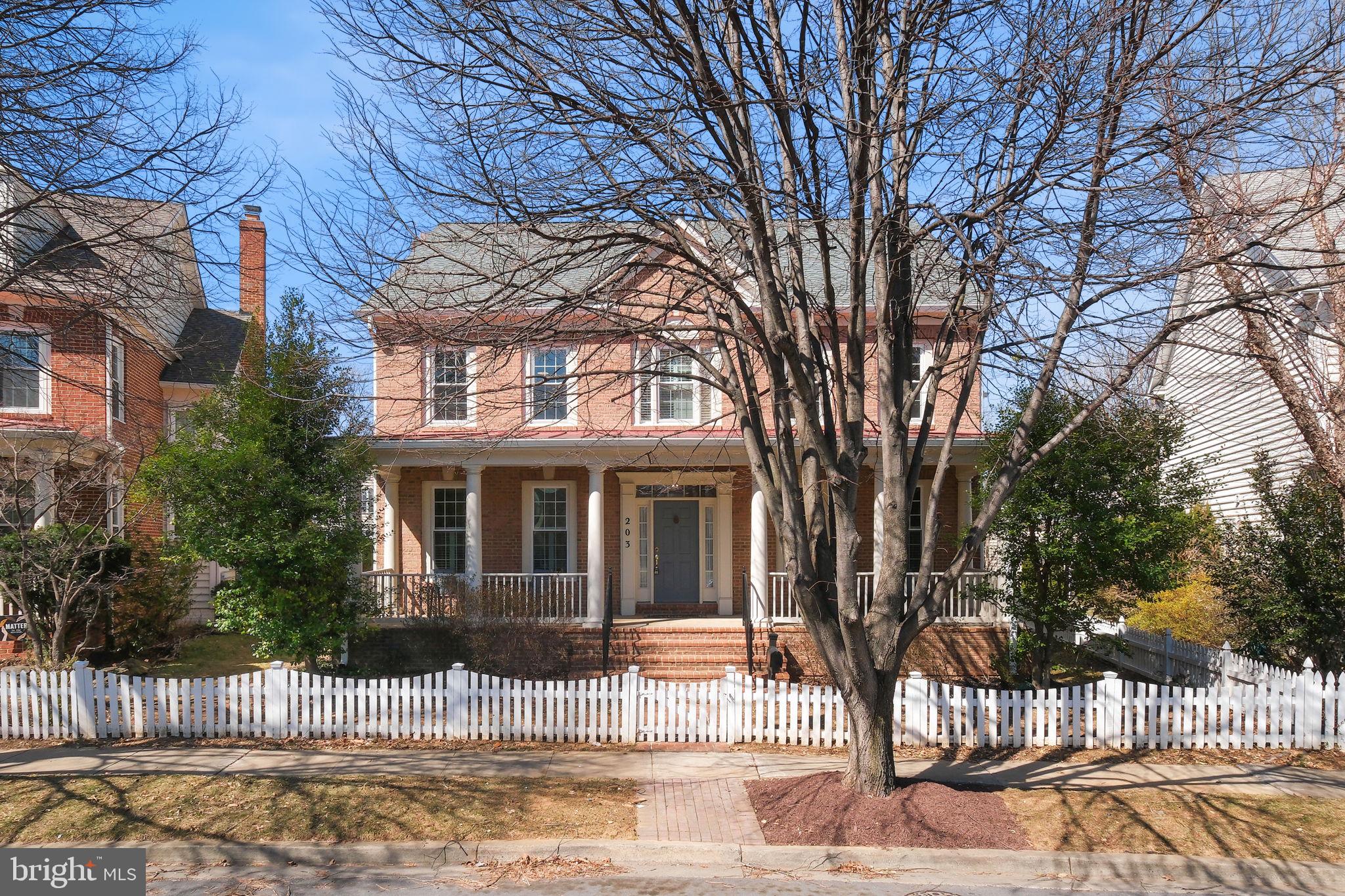 KING FARM WATKINS POND - Residential