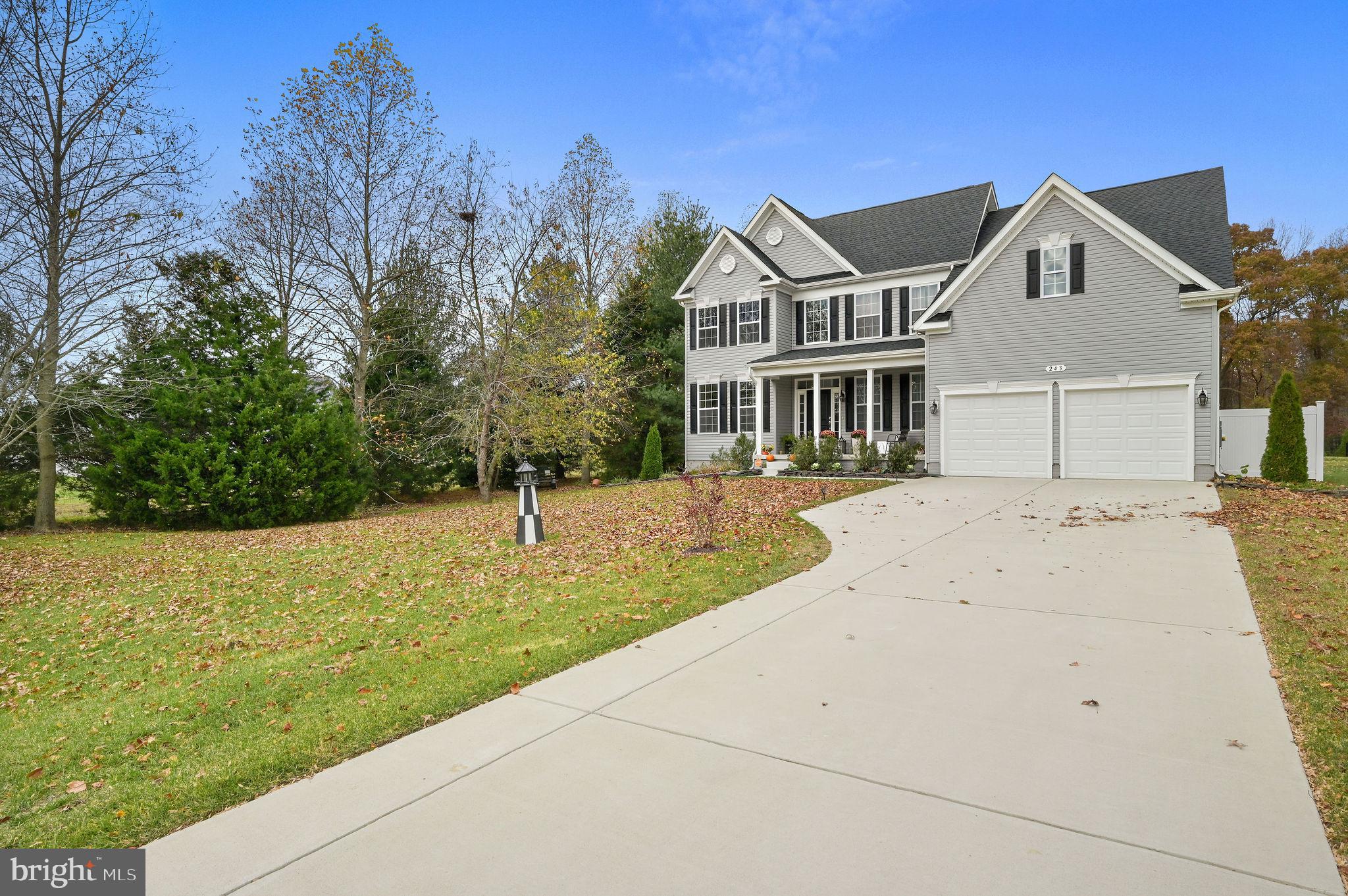 GRIFFITH LAKE ESTATES - Residential