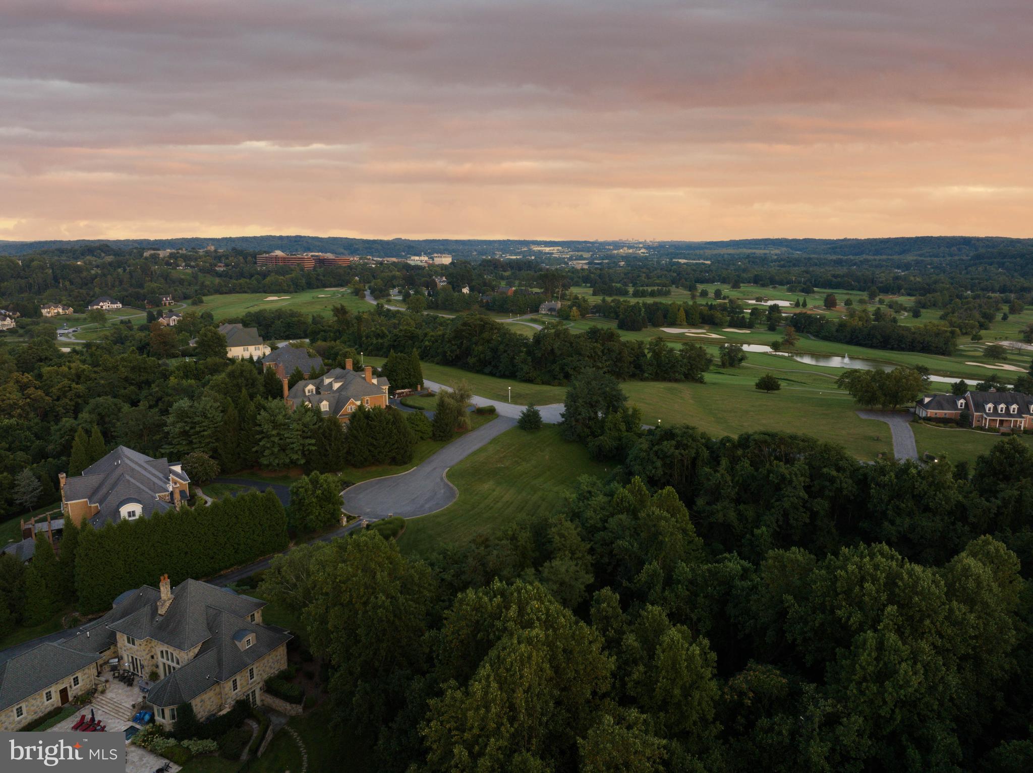 HAYFIELDS MANOR - Residential
