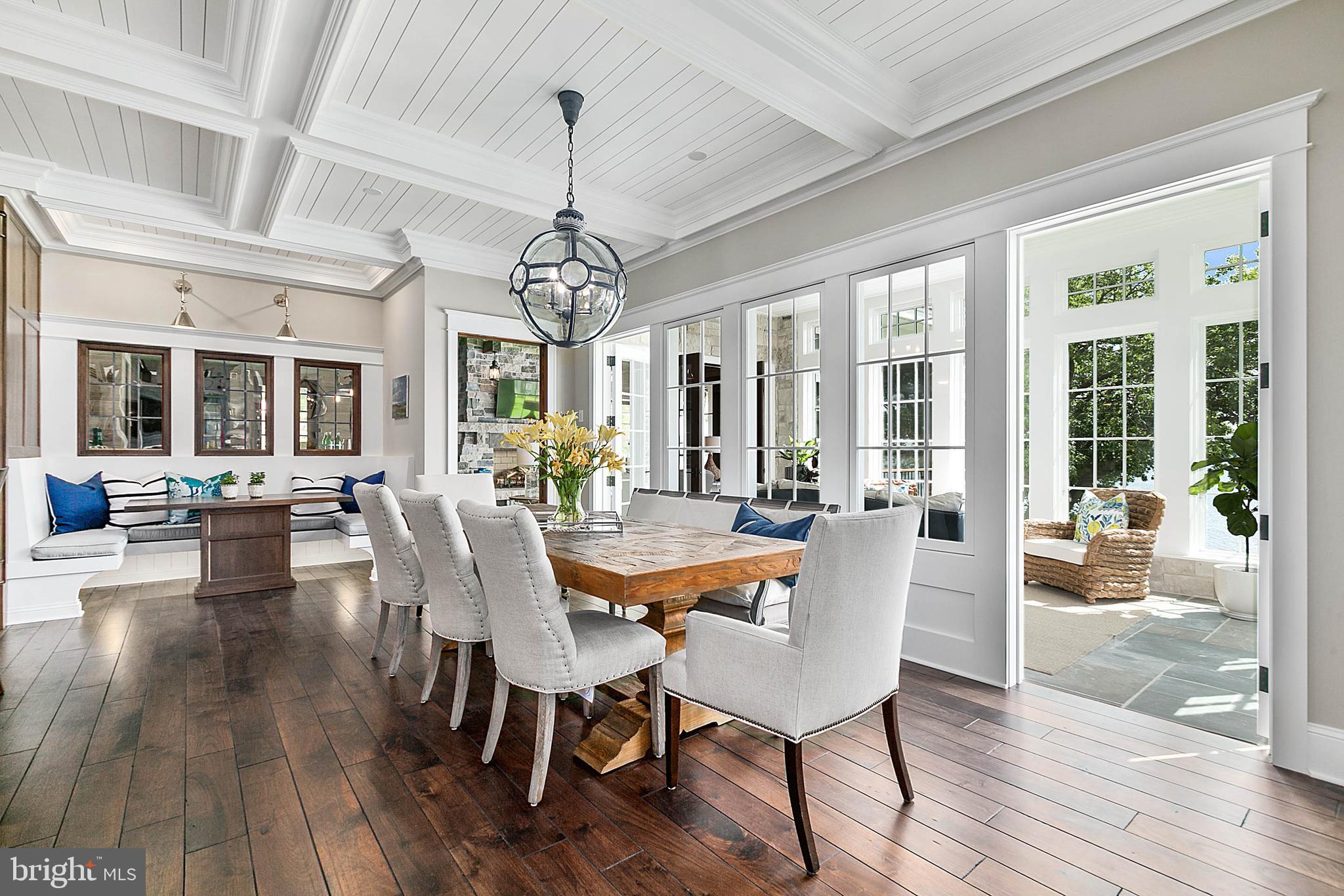 HAYFIELDS MANOR - Residential