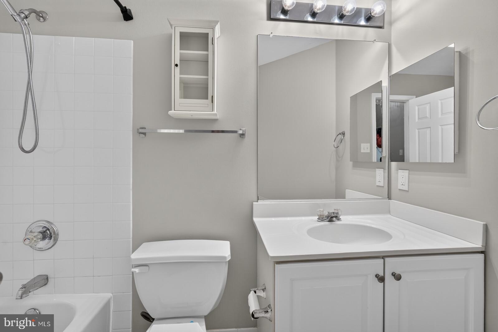 FIELDSTONE - Residential