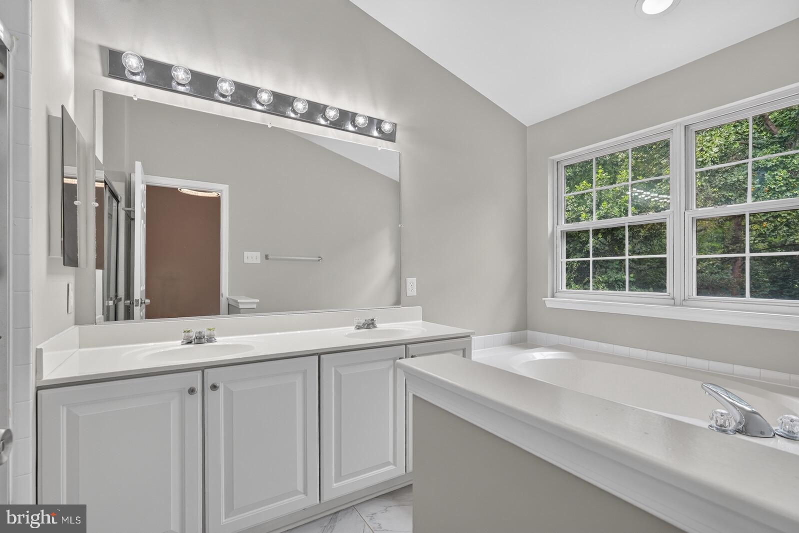 FIELDSTONE - Residential