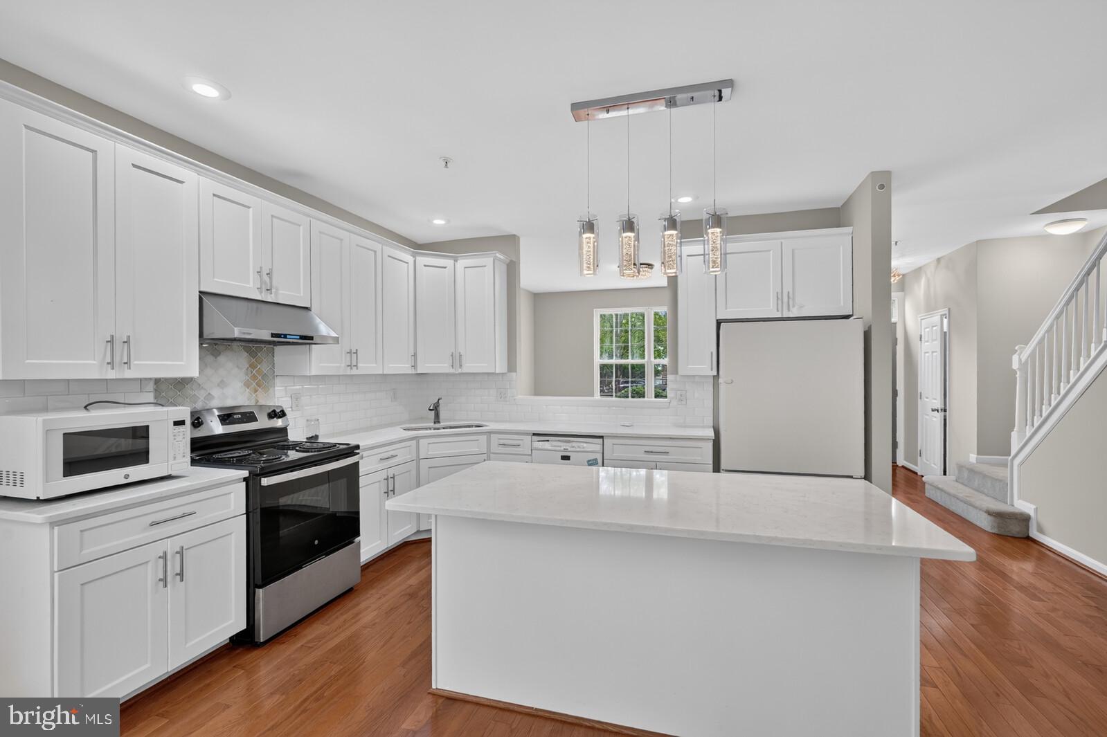 FIELDSTONE - Residential