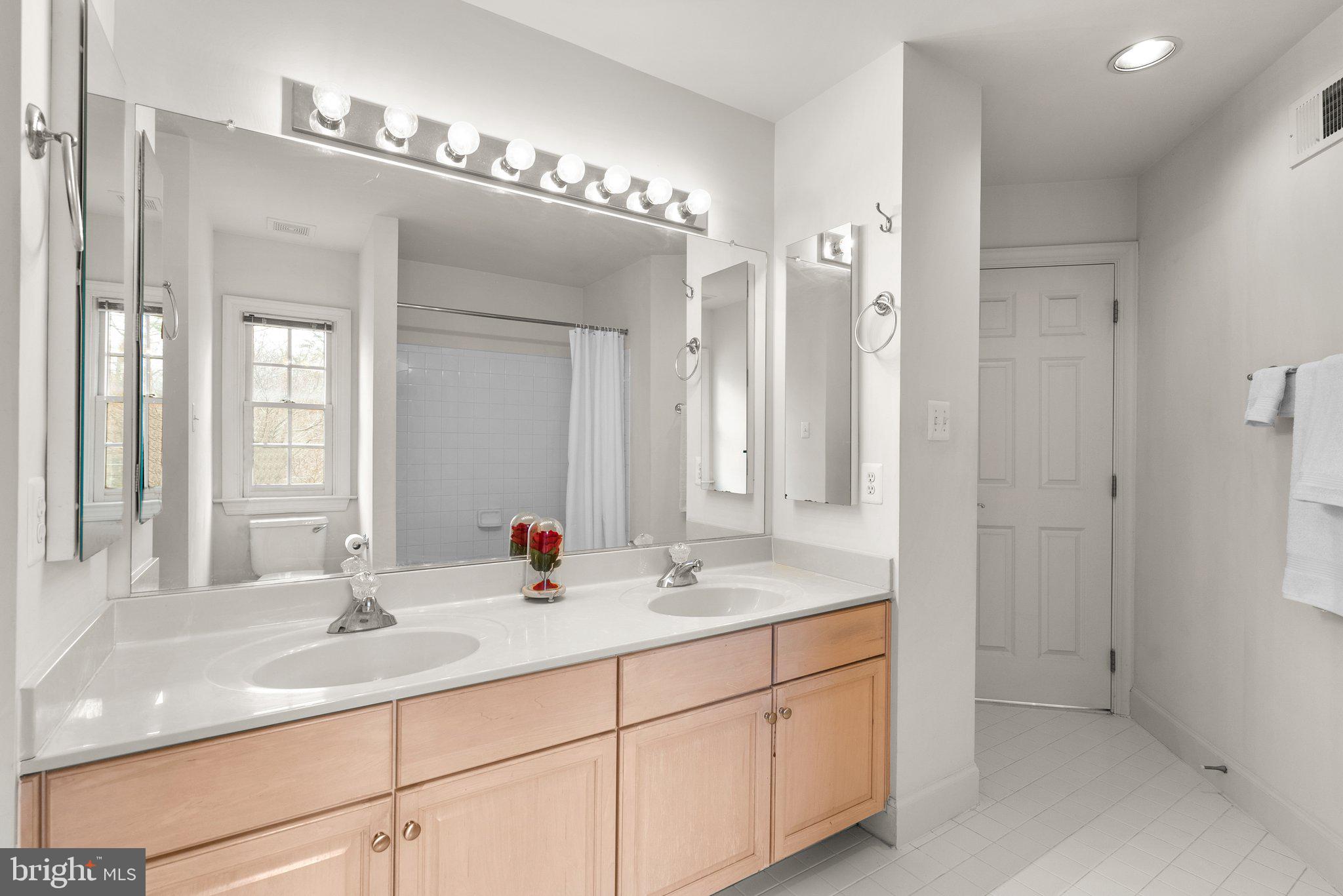 WINDSOR HILLS - Residential