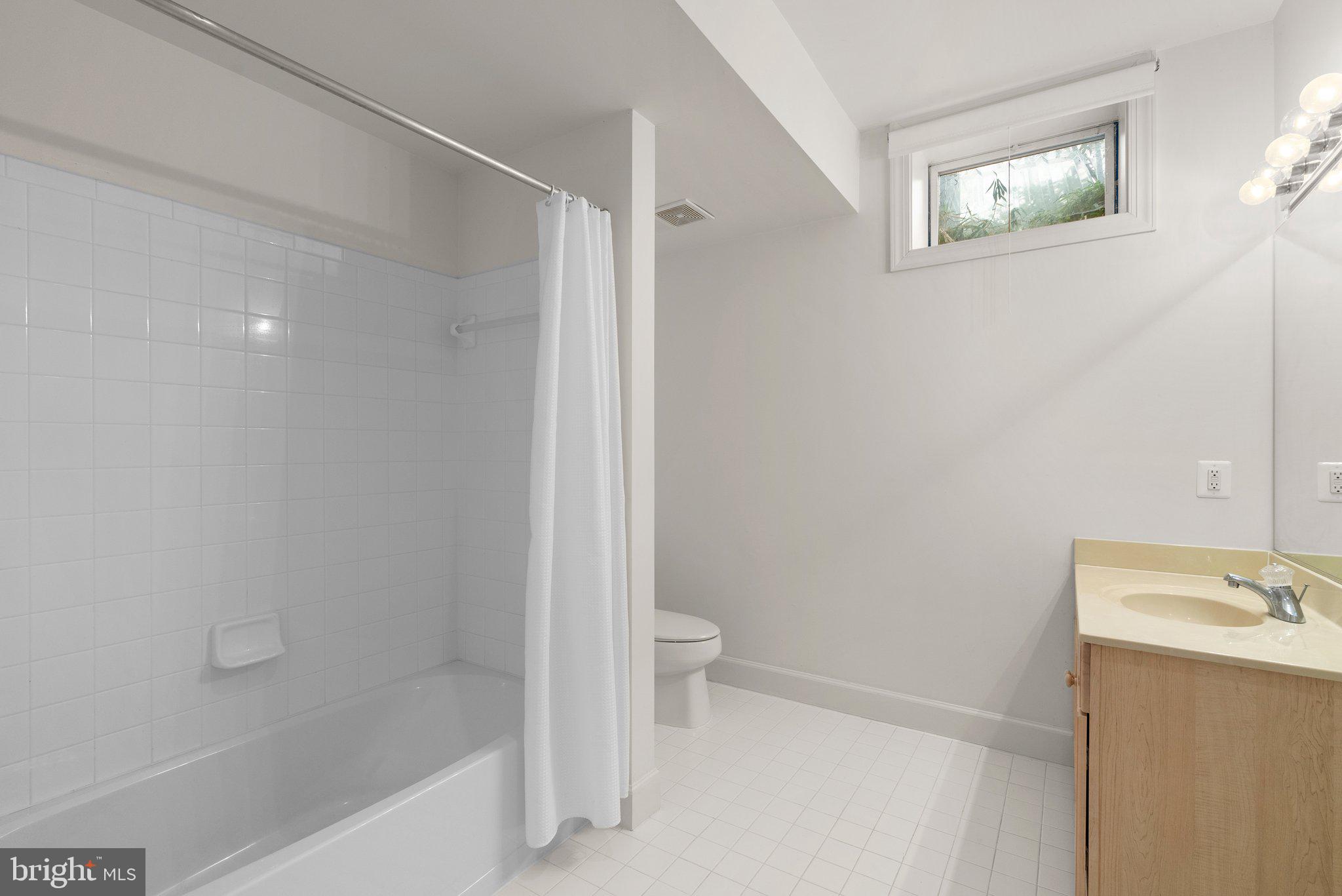 WINDSOR HILLS - Residential