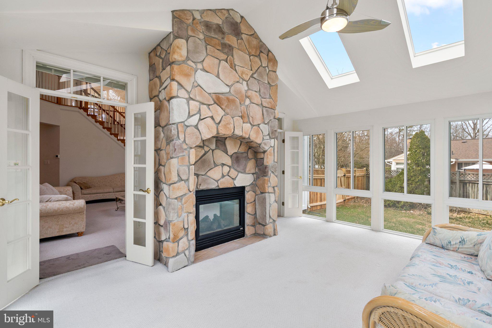 WINDSOR HILLS - Residential