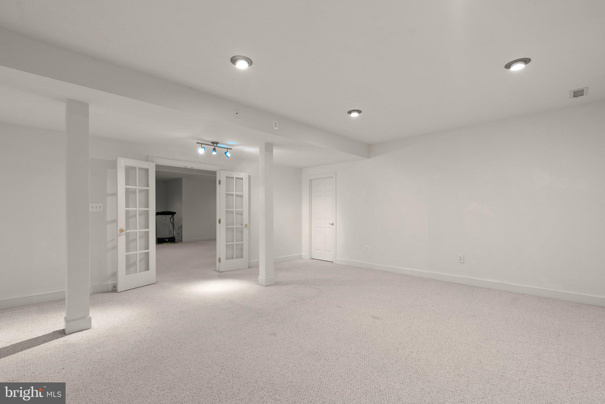 WINDSOR HILLS - Residential