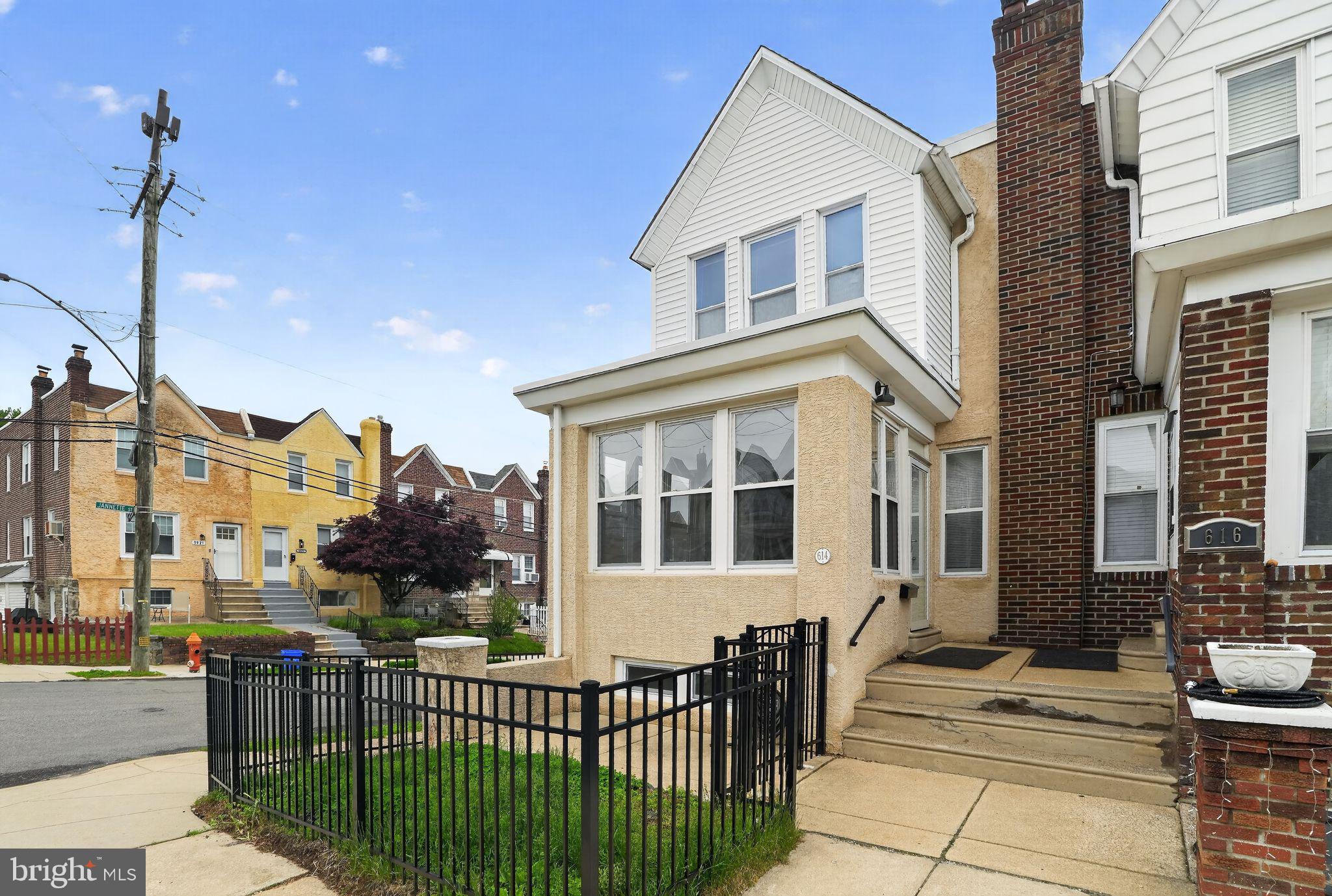 ROXBOROUGH - Residential