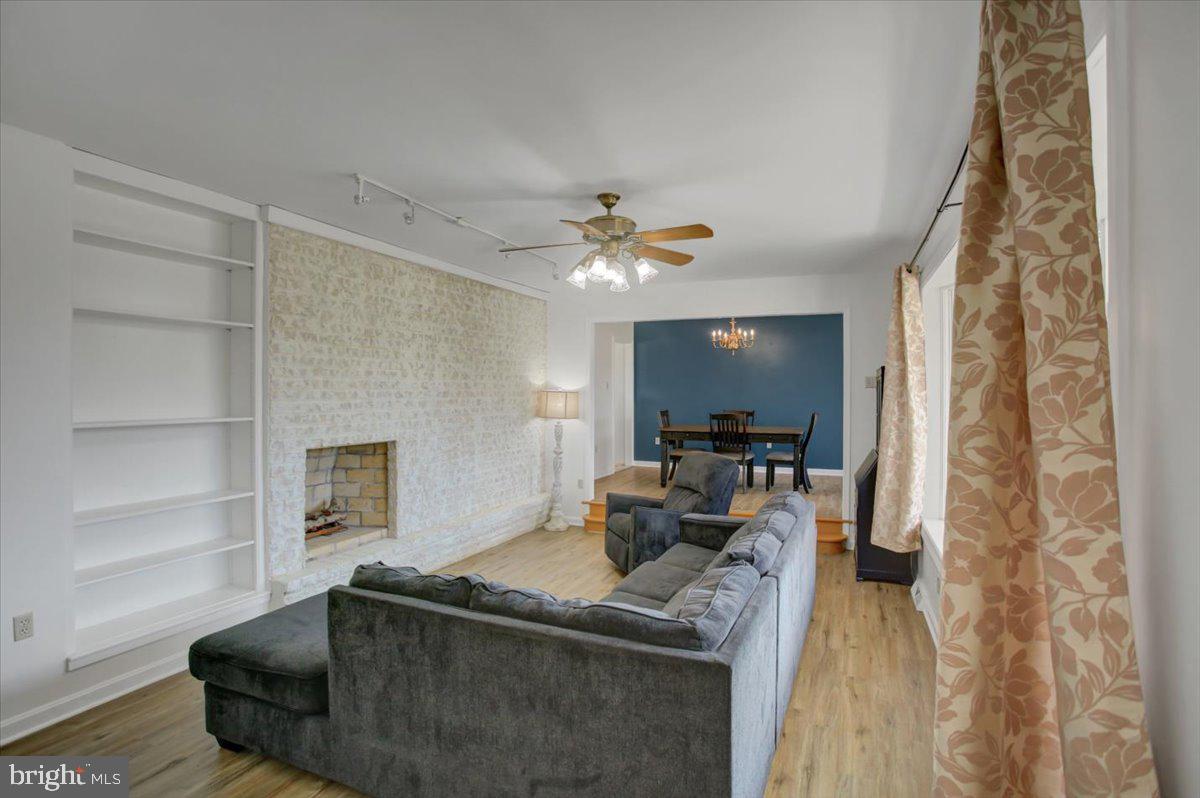 MEETING HOUSE HEIGHTS - Residential