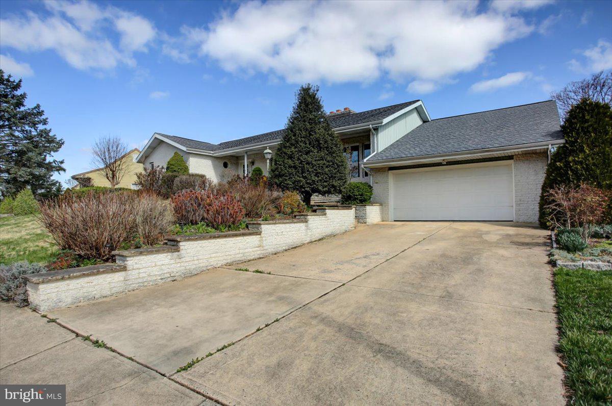 MEETING HOUSE HEIGHTS - Residential